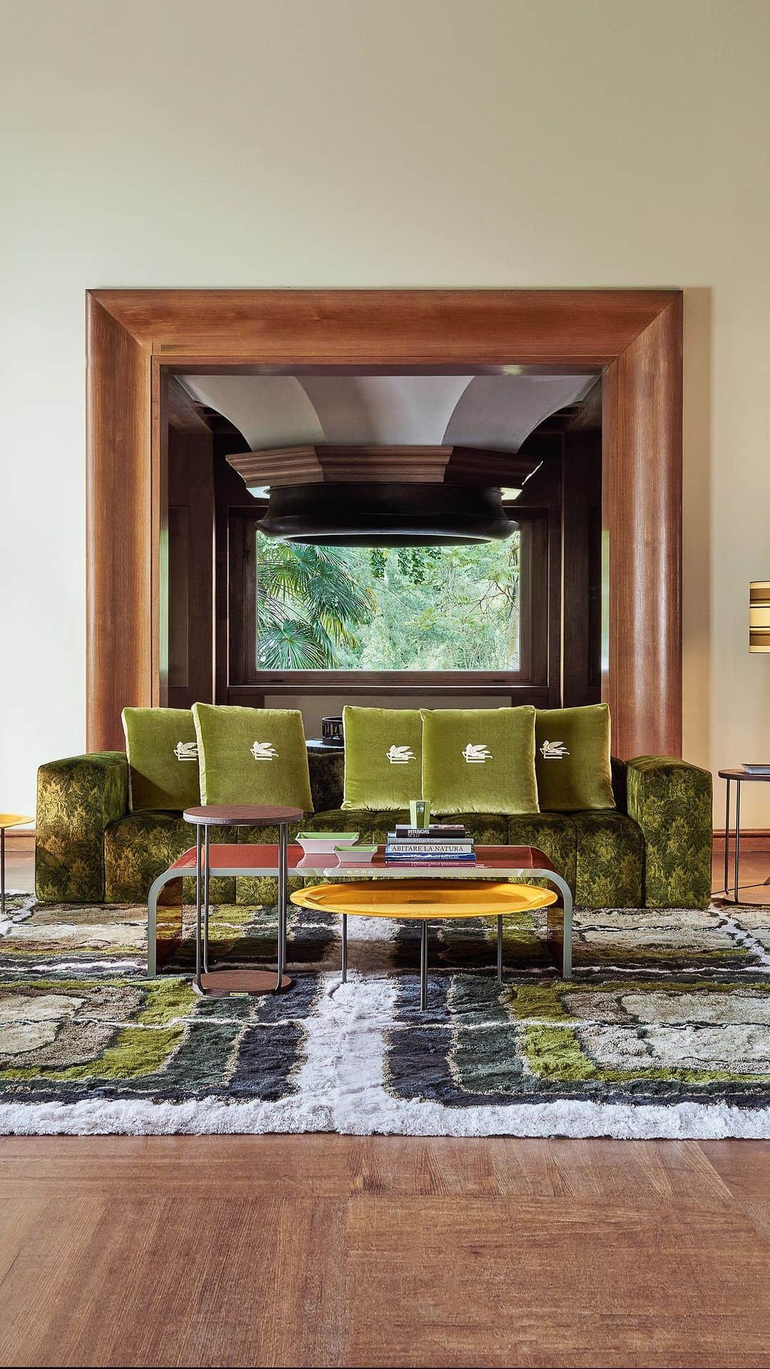 エトロのインスタグラム：「Green shades are artfully combined as if your living space were an extension of nature.  Discover Etro Home Interiors collection on etro.com  #Etro」