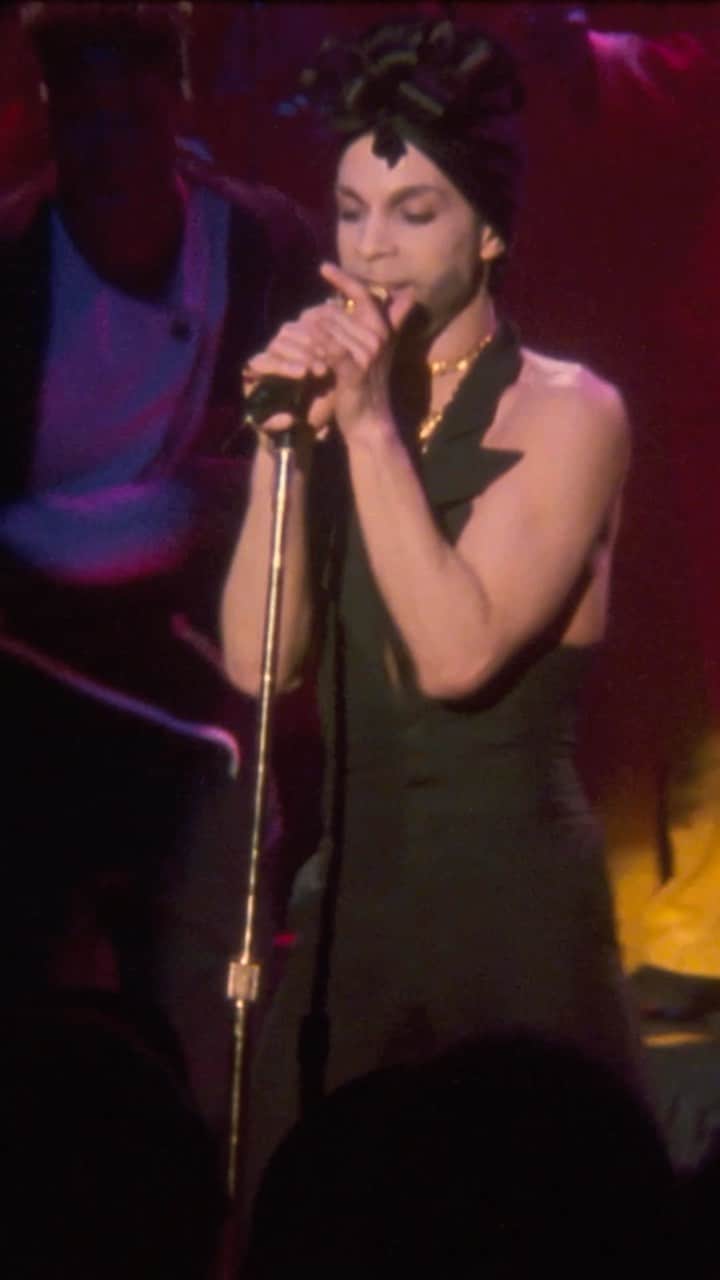 プリンスのインスタグラム：「Willing and Able live at Glam Slam on January 11, 1992!  The entire filmed performance of Prince and the NPG at the Glam Slam nightclub and the Special Olympics show are both featured on the Diamonds And Pearls Super Deluxe Edition, out now! Order at the link in bio.」