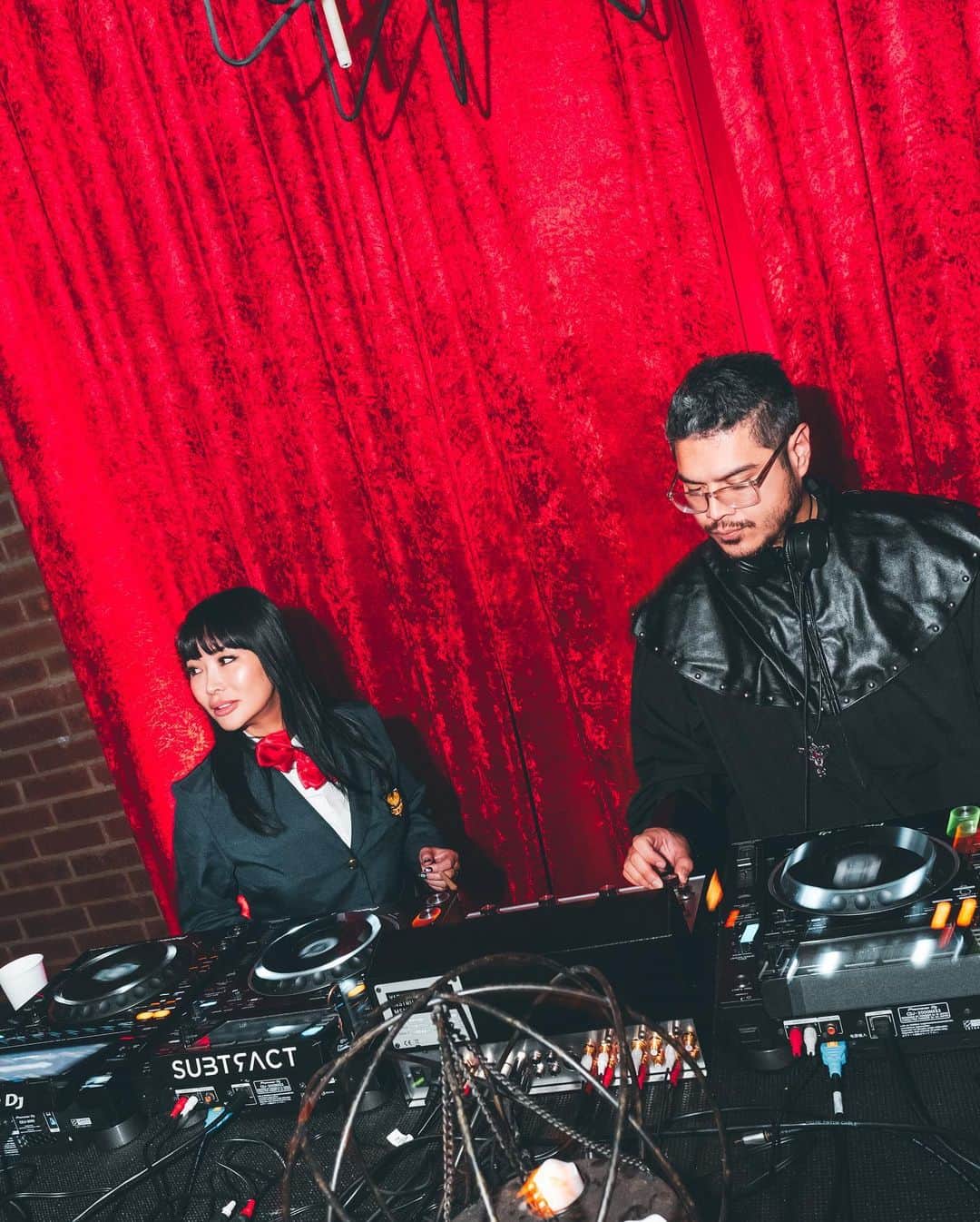 KanaKatanaのインスタグラム：「One of my fav Halloween ⛩️ thanks @templelosangeles for having me and all of our friends who came out :) super fun b2b with @somewhereinsound to close out the night 🎃 finally crossed my check list kill bill go go ⛓  📸 @gnarwreck」