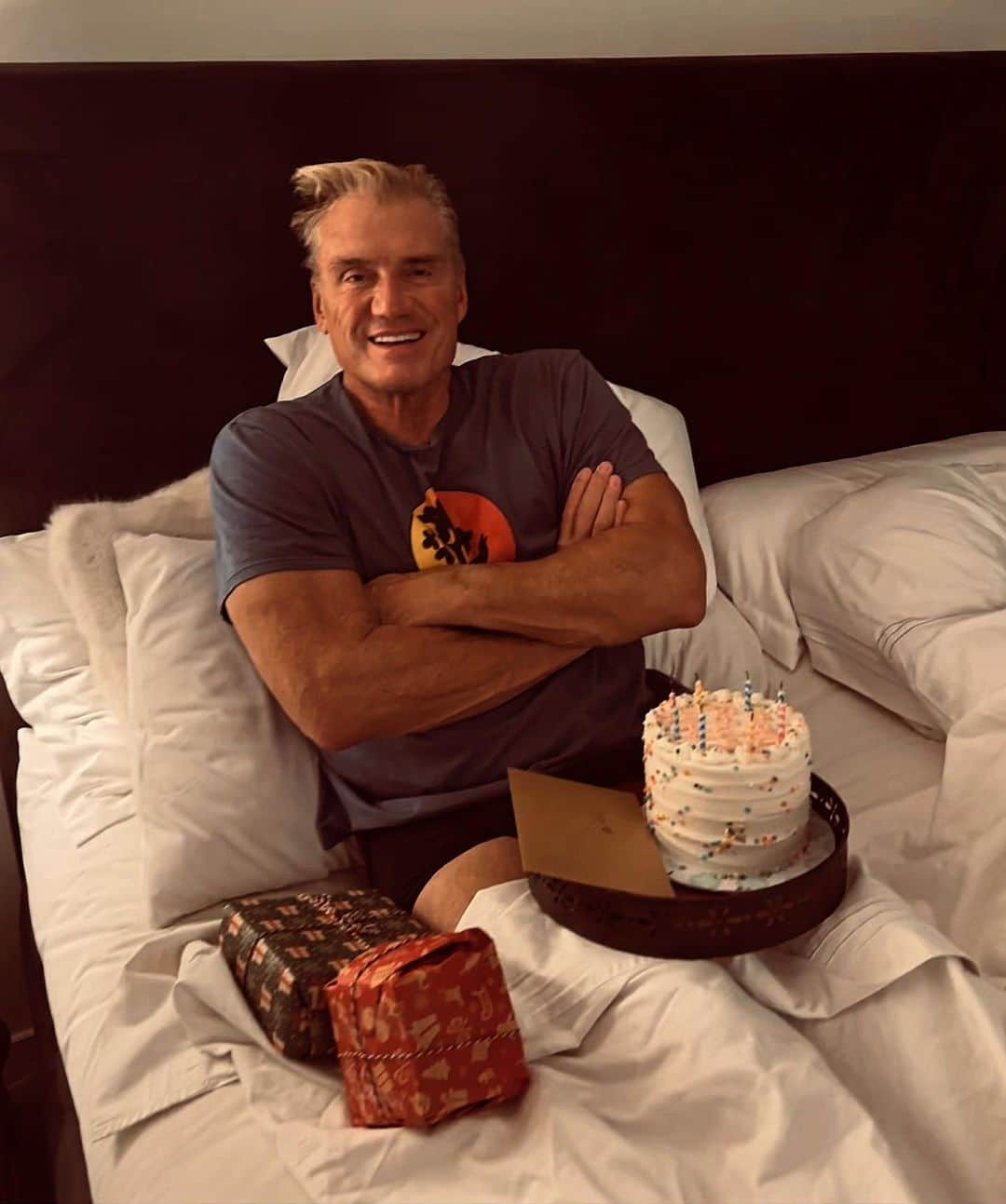 ドルフ・ラングレンのインスタグラム：「Mr Bedhead on his birthday - thanks everyone for the all the messages of congratulations and love. I’m very happy for my blessings in this life. A lot of years now. My mantra has always been that every day, every breath is a chance to start again. 🙏✨」