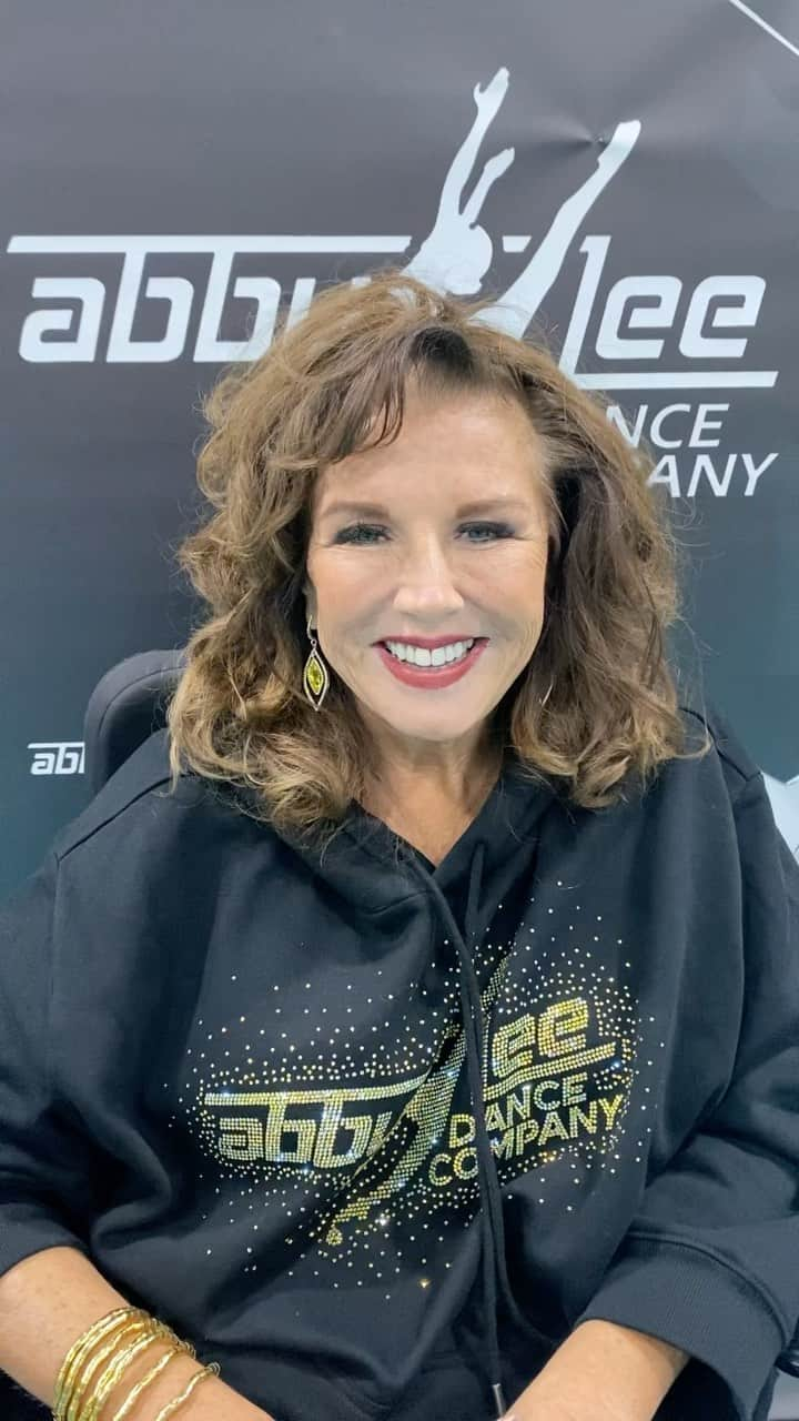 アビー・リー・ミラーのインスタグラム：「WALES!! 🏴󠁧󠁢󠁷󠁬󠁳󠁿 I have added an ‘Abby Lee Spills The Tea’ for all non-dancers to get to meet me, snap a photo and receive a signed 8x10 photograph. Then you get to hear all the gossip and ask your own questions… nothing is off limits!  Get your tickets on ShowClix to guarantee a spot or pay at the door tomorrow! The Spills The Tea starts at 6:30pm!  Location: LC Swansea, SA1 3ST Date: Saturday 4th November  #wales #abbyleespillsthetea #aldc #abbyleemiller」