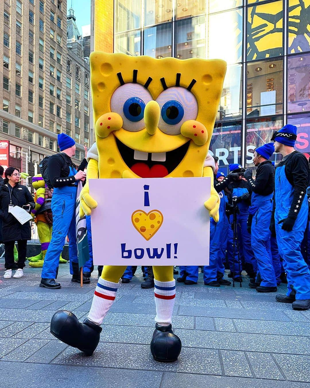 スポンジボブさんのインスタグラム写真 - (スポンジボブInstagram)「go sportz! #100DaysToSuperBowl」11月4日 0時27分 - spongebob