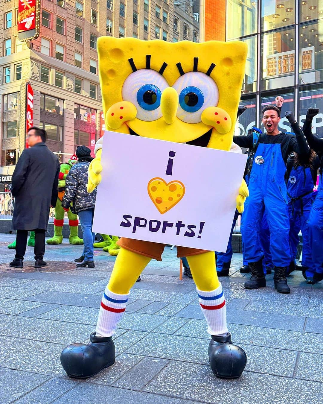 スポンジボブさんのインスタグラム写真 - (スポンジボブInstagram)「go sportz! #100DaysToSuperBowl」11月4日 0時27分 - spongebob