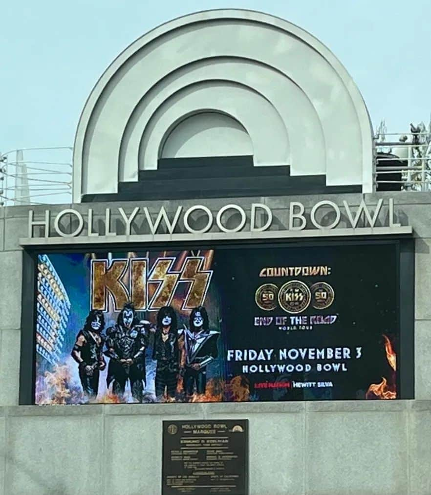 KISSのインスタグラム：「TONIGHT! Our first time ever at the Hollywood Bowl. This is going to be fun! See you there #KISSARMY. #EndOfTheRoadTour」