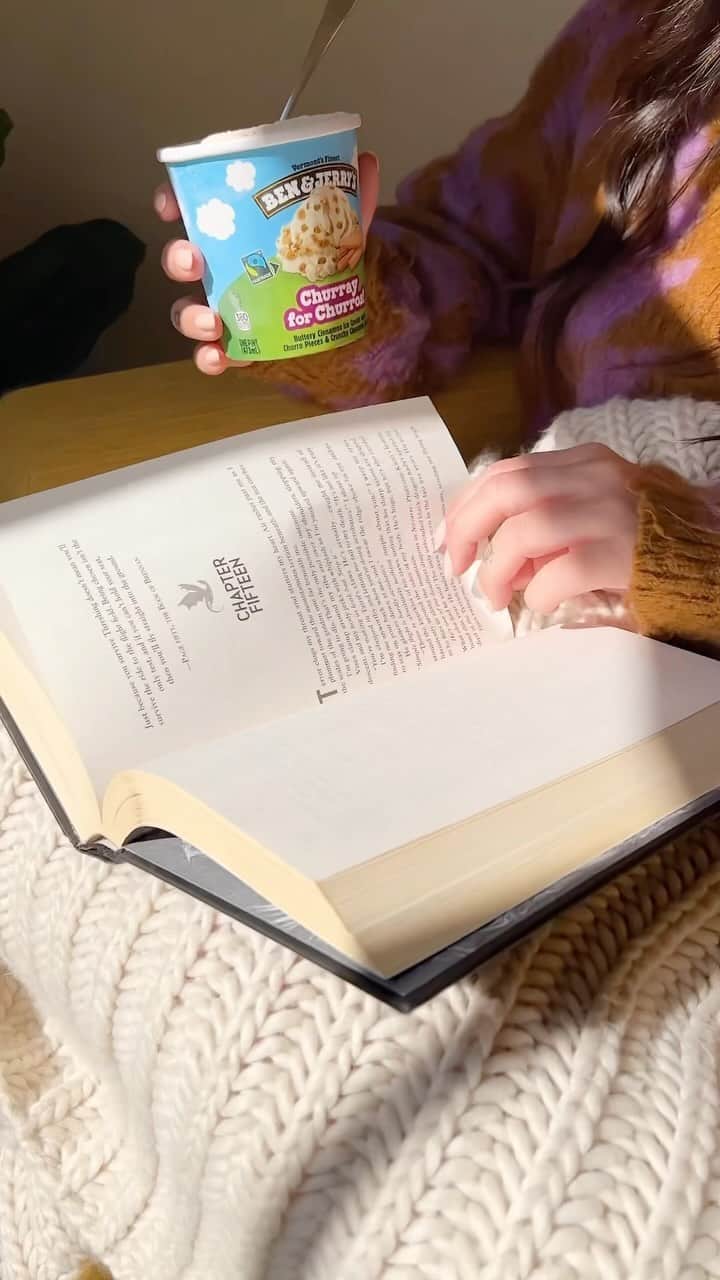 Ben & Jerry'sのインスタグラム：「When those fall vibes hit 🍁 #benandjerrys #icecream #fall #fallasmr #asmr」
