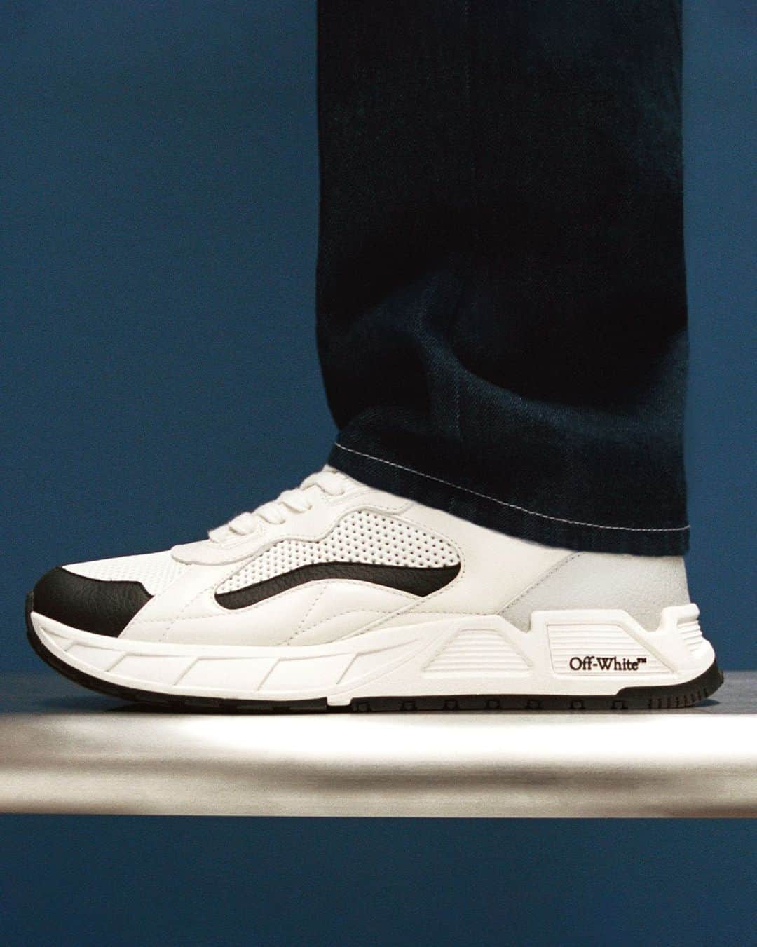 OFF-WHITE C/O VIRGIL ABLOHのインスタグラム：「“KICK OFF” sneakers  ~ now available online at off---white.com and at Off-White™ boutiques worldwide  photography c/o @d.avit」