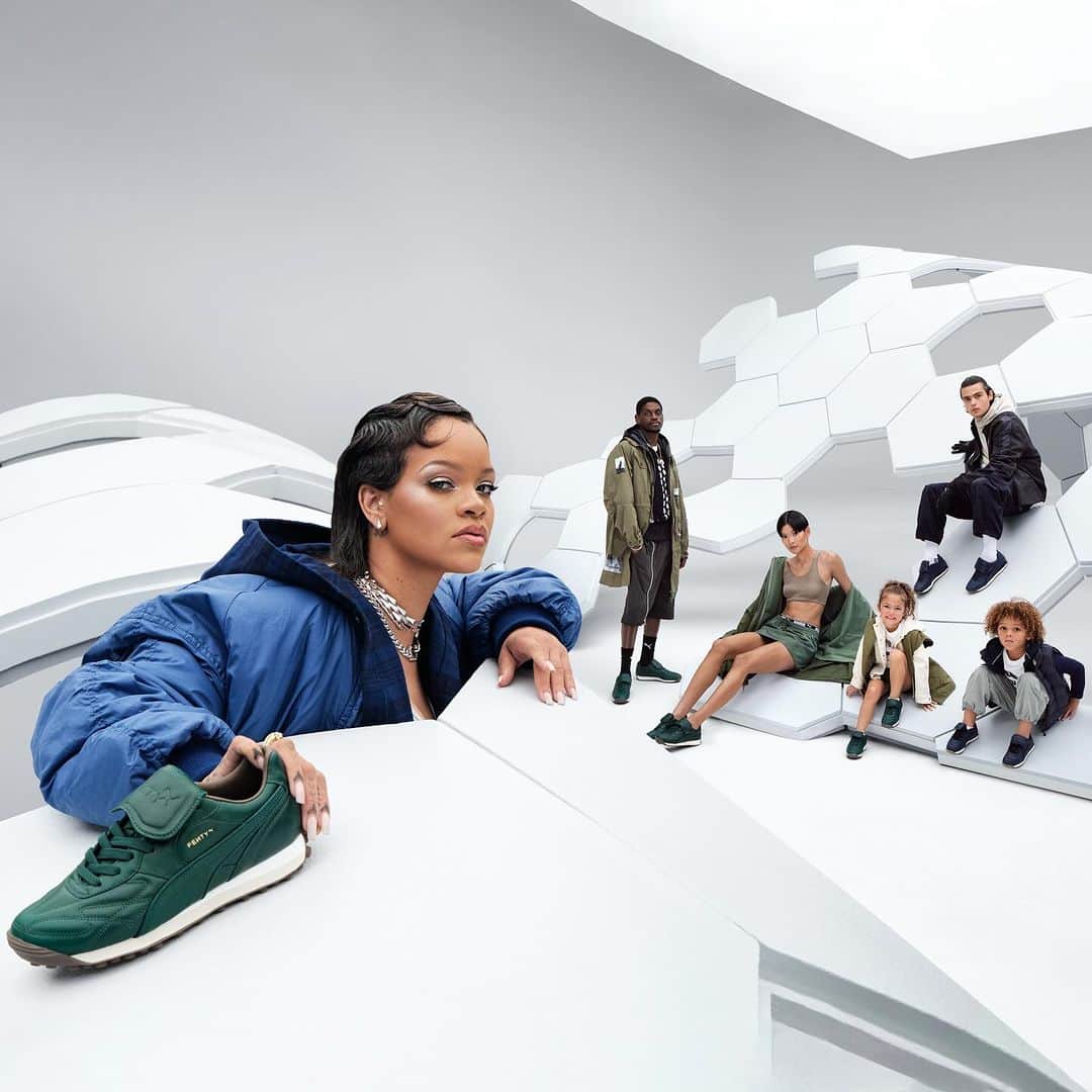 プーマのインスタグラム：「You said you wanted new colors, @badgalriri said yes. 🤭   #FENTYxPUMA Avanti out now on PUMA.com」