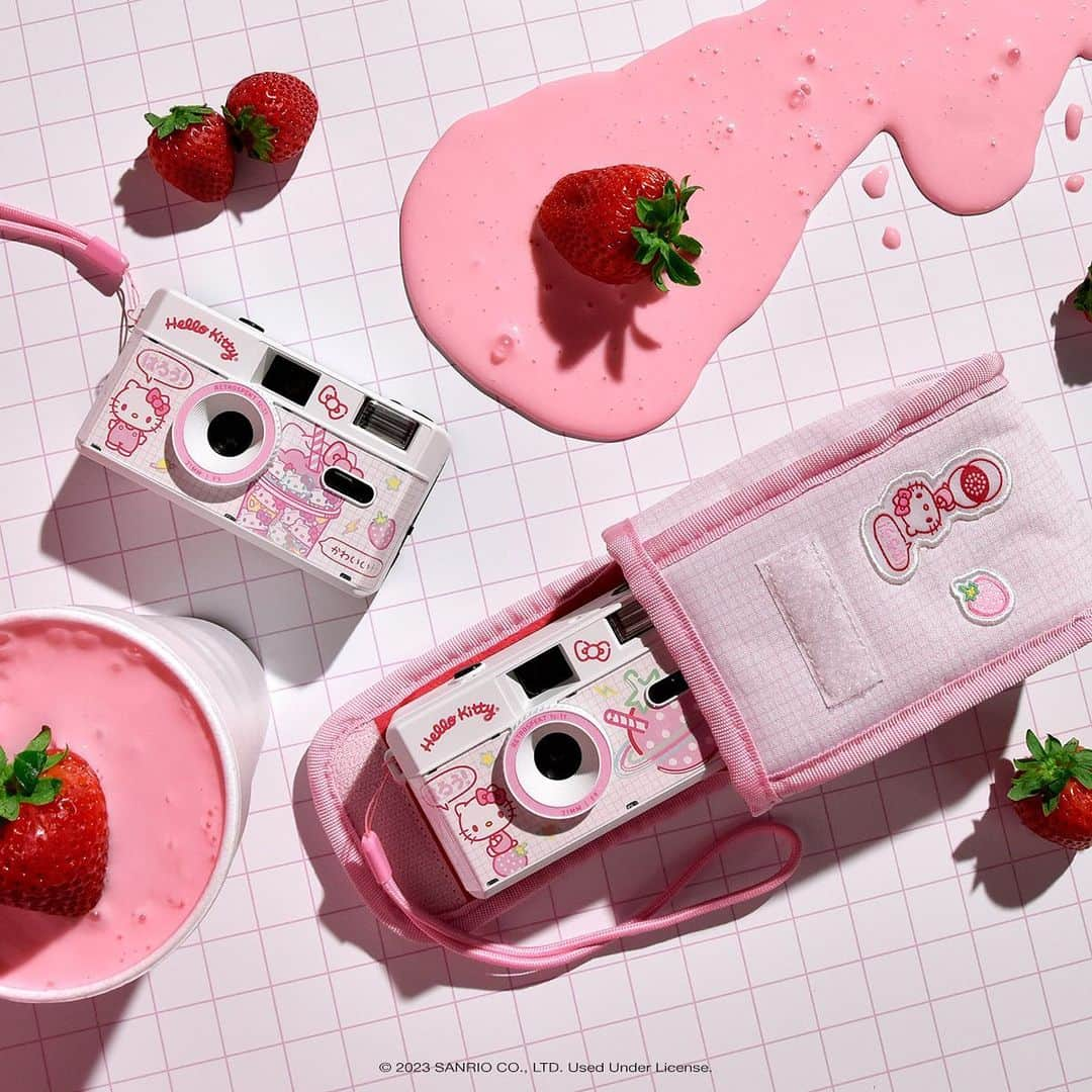 Hello Kittyさんのインスタグラム写真 - (Hello KittyInstagram)「Say strawberry! 🍓📸 New cameras and more from @retrospekt_ are here! Shop the Hello Kitty Strawberry Capsule Collection now ✨ Link in bio.」11月4日 1時02分 - hellokitty