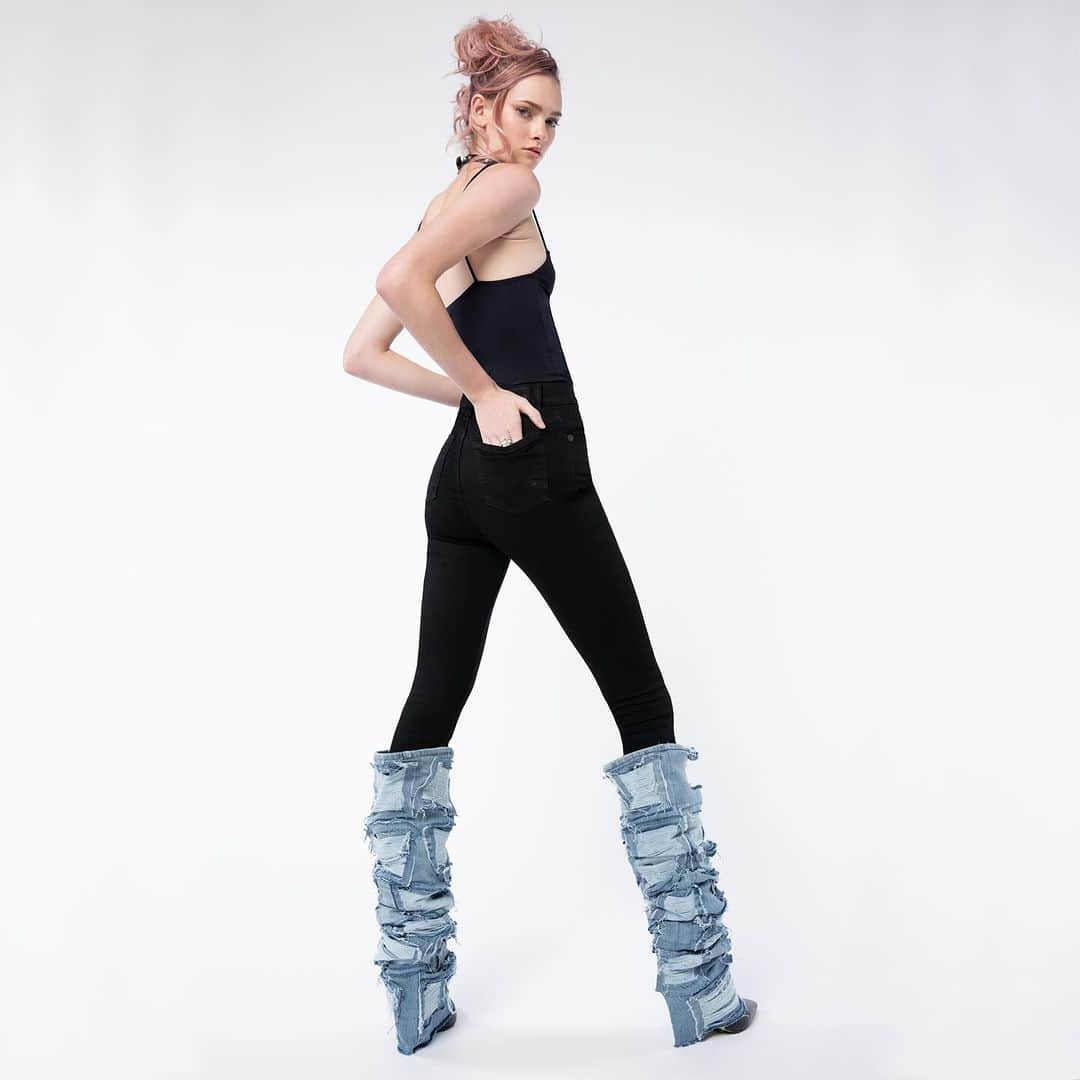 パラスコのインスタグラム：「Denim is Boundless #jeanwarmersbaby  #bluejeanbaby #parasucojeans #parasuco」