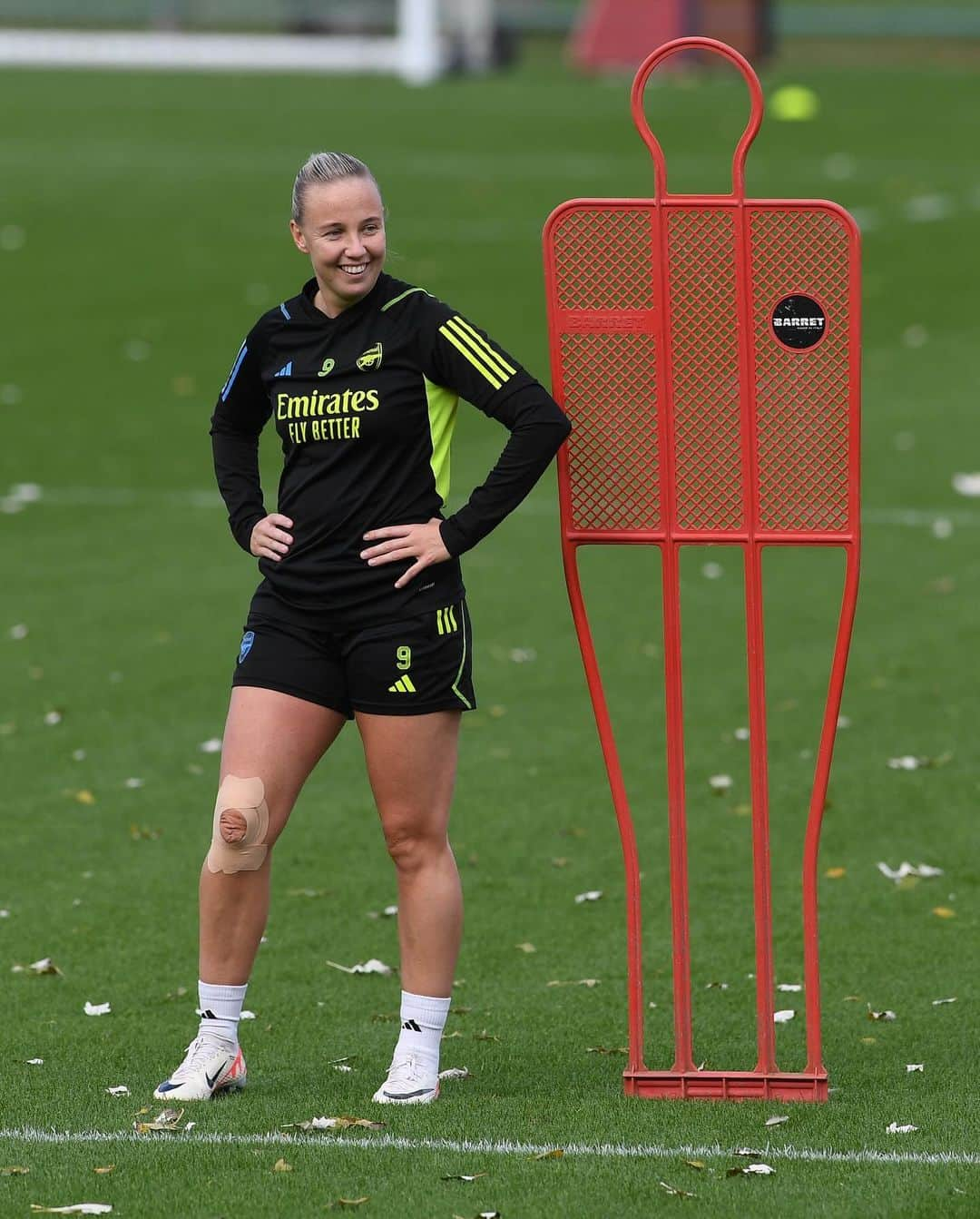 Arsenal Ladiesのインスタグラム：「Back at Colney. Back to work. 🏃‍♀️」