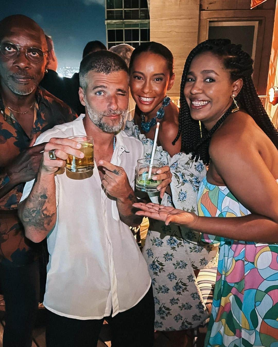 Bruno Gagliassoさんのインスタグラム写真 - (Bruno GagliassoInstagram)「Ontem foi dia de celebrar com meu compadre e amigos a abertura do @liberatum em SALVADOR 👏🏽❤️ Já está sendo mt especial esse #novembronegro que só começou! #salvadorcapitalafro」11月4日 1時11分 - brunogagliasso