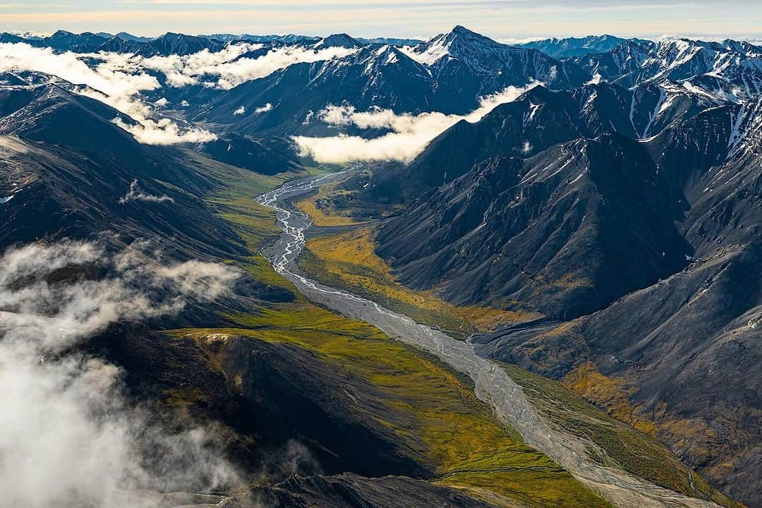 patagoniaさんのインスタグラム写真 - (patagoniaInstagram)「For decades, local Native communities have fought to defend the Arctic National Wildlife Refuge from oil lobbyists and politicians in Washington, DC, who’ve sought to open their homelands for extraction. And with each year of organizing, the Gwich'in have witnessed the damaging impacts of a warming climate on their lands and livelihoods.   Recently, President Biden announced plans to cancel illegal oil leases that had been granted by the Trump administration. But with no guarantee of a permanent drilling ban on federal lands, the Refuge is still at risk.   Stand with local communities in their fight to defend the Refuge. Submit a public comment before November 7 through the link in bio to tell President Biden that stronger climate policy and permanent protections for the Refuge go hand in hand.  Photos: Florian Schulz (@florianschulzvisuals), Austin Siadak (@austin_siadak), Keri Oberly (@kerioberly)」11月4日 1時30分 - patagonia