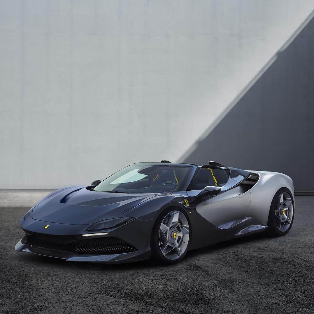 フェラーリのインスタグラム：「The countdown has begun: the last of the #FerrariOneOff, the Ferrari SP-8, will soon arrive at the #MuseoFerrari 🏎️ Are you looking forward to it?   #MuseiFerrari #Ferrari #Maranello #FerrariSP8」