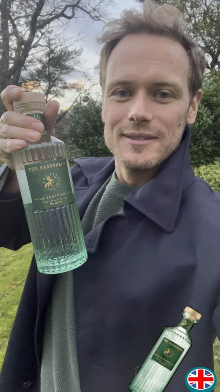 サム・ヒューアンのインスタグラム：「The Sassenach is HERE 🇬🇧!!!!!  Delighted that now all our award winning spirits are available. Presale for the holidays goes on sale TODAY!  Get your bottle of green gold for the festive season. (Link in stories) @masterofmalt @sassenachspirits」