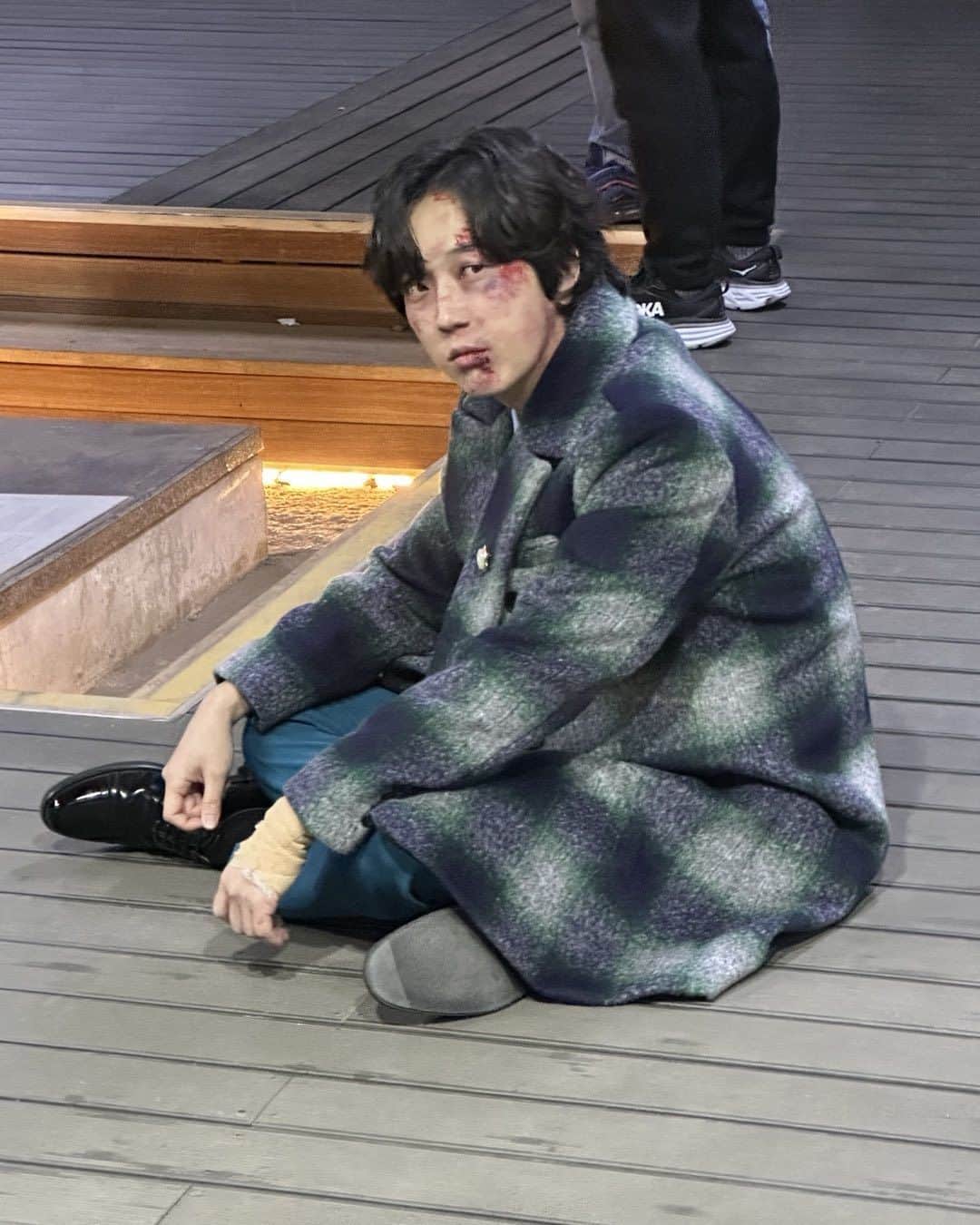 ユン・ジョンフンのインスタグラム：「⠀ 진모를 안 때리는 사람을 찾는게 빠를 듯 ㅎㅎ🤣 오늘 밤 만나요!! ⠀ #7인의탈출」