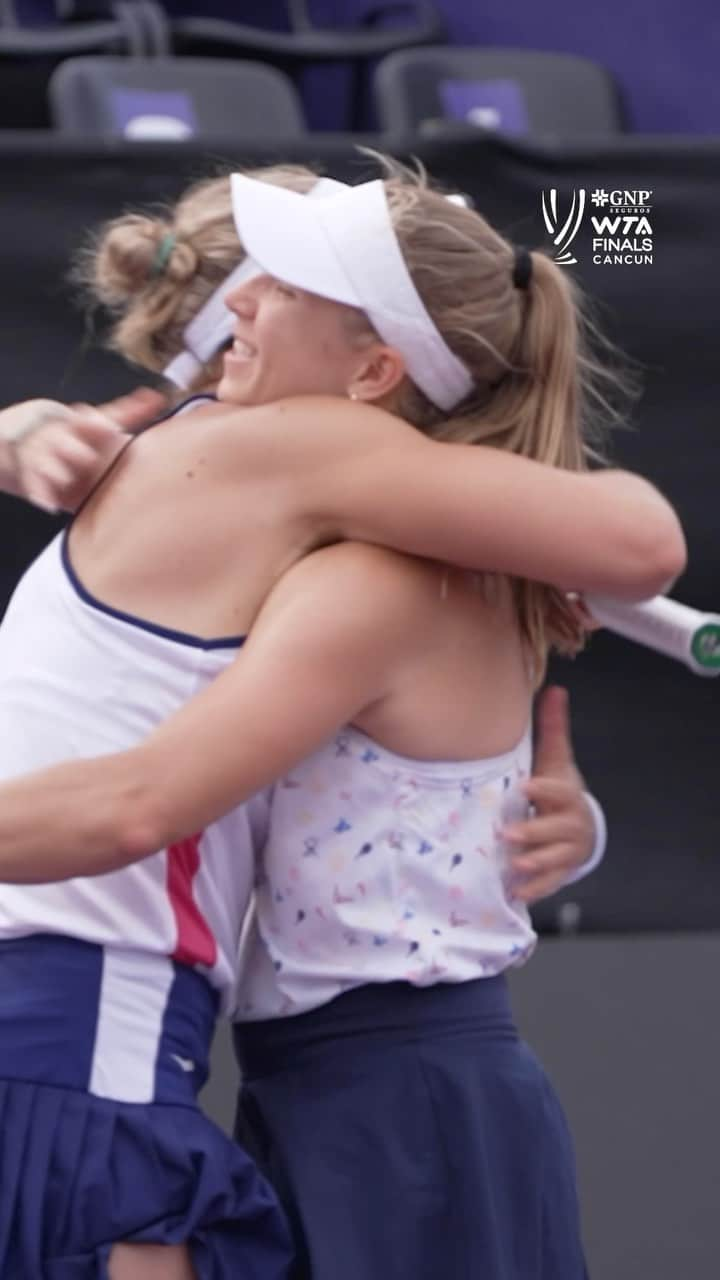 WTA（女子テニス協会）のインスタグラム：「The journey continues 🏆  One more day of round robin play remains as players look to book their ticket to the semifinals 🎟️  #WTAFinals #GNPSegurosWTAFinalsCancun」