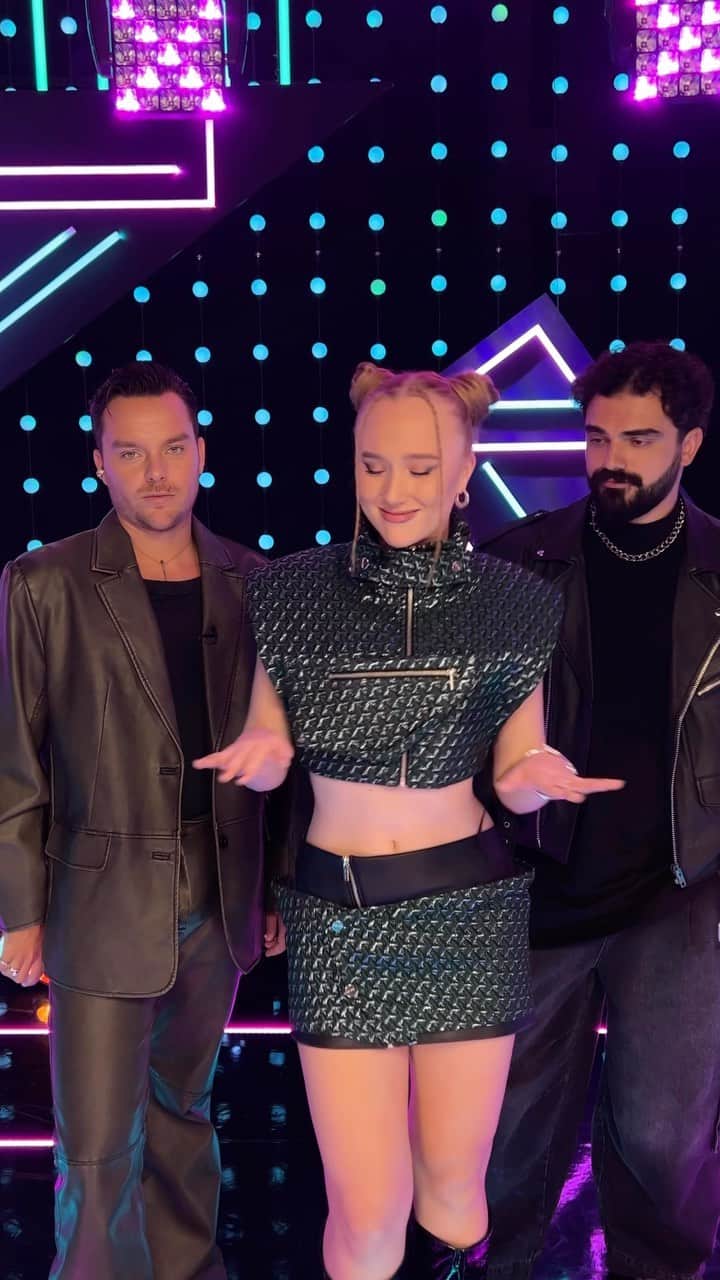 RU.TVのインスタグラム：「🪩 Mood, когда включила Телеканал RU.TV:」