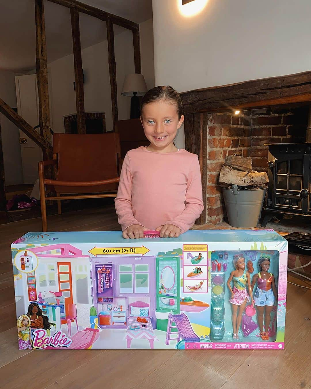 ファーン・マッキャンのインスタグラム：「Barbie Obsessed 🩷💗  Sunday loves her @barbie Holiday Fun Summer Beach House! It is the play set of all play sets, with loads of accessories, dolls included & foldable which is fab for storage 💖 They are now offering 25% off the playset ONLY at @smythstoys superstores! Limited ONLY! 💫   #SmythsToys #ad」