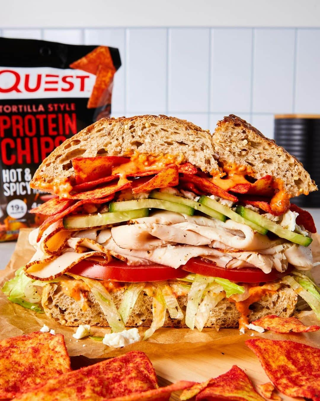 questnutritionさんのインスタグラム写真 - (questnutritionInstagram)「Have you ever tried #QuestChips in your sandwiches? If not, this is your sign to try it! 💪🥪🤌 #NationalSandwichDay #OnaQuest」11月4日 2時23分 - questnutrition