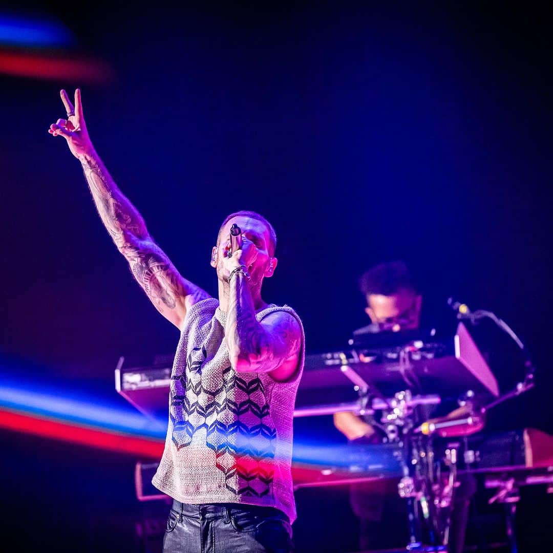 エム・ポコラのインスタグラム：「Avec l’équipe on a enregistré le concert @basiqueofficiel . Diffusion le 17 novembre à 22:45 sur France 2 . CLASSIC en vue.  📸 @pixelinephoto」