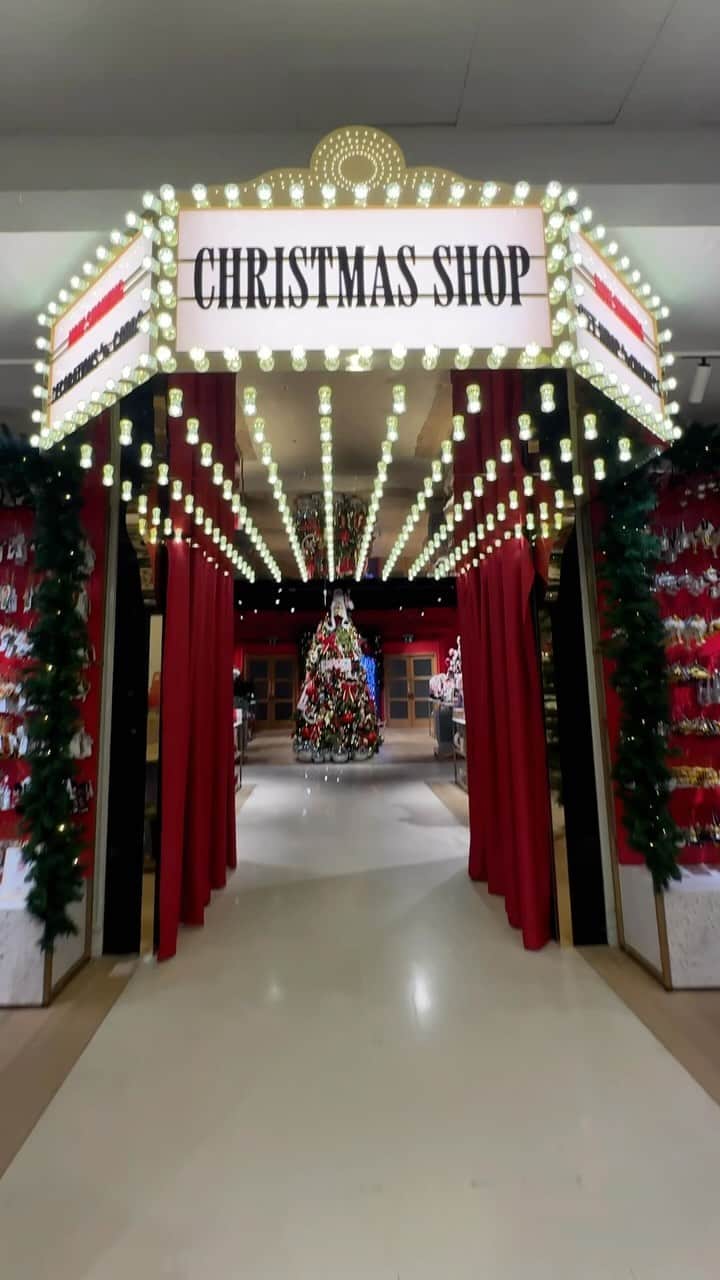 セルフリッジズのインスタグラム：「Perfect props • We have everything you need to set your Christmas scene. Head to the Christmas Shop in all four of our Selfridges stores for the baubles, candles and theatrical tableware you need to ensure your home is the star of the show this season.  Tap the link in bio to explore the Christmas shop from home and don’t forget to sign up to Selfridges Unlocked for early access to exclusive offers.   #ShowtimeatSelfridges #SelfridgesChristmas」