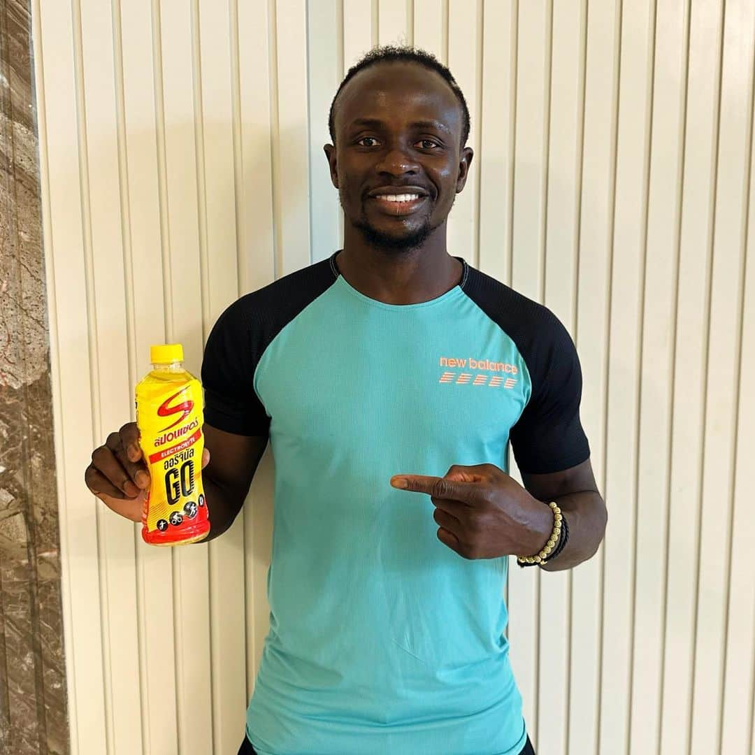 サディオ・マネさんのインスタグラム写真 - (サディオ・マネInstagram)「Go anywhere with Sponsor GO! Refresh and rehydrate. GO for it! @sponsorthailand #Sponsors」11月4日 2時31分 - sadiomaneofficiel