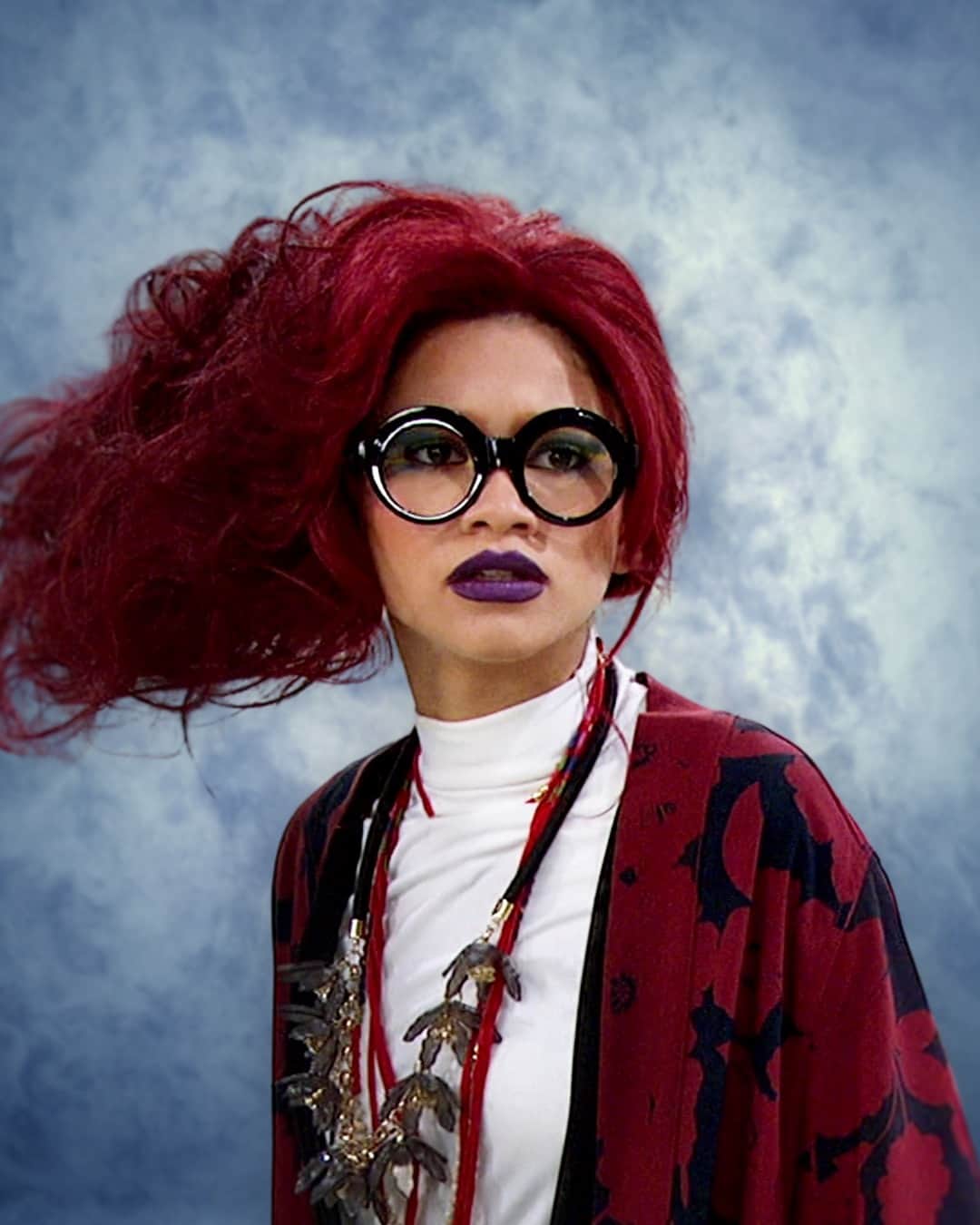 のインスタグラム：「Not to brag, but K.C. could fill a whole yearbook with just her alter-egos 💅 . . . 🎥: K.C. Undercover」