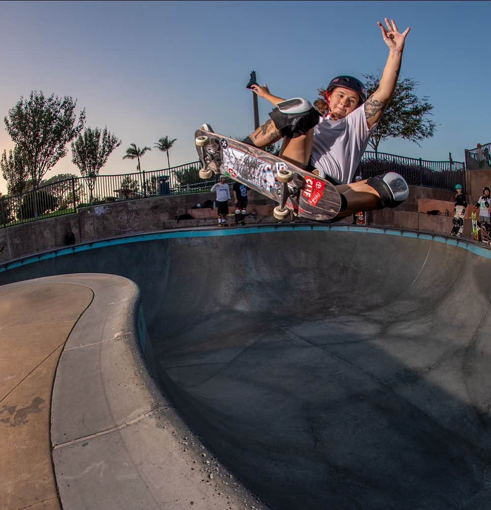 ジョーディン・バラットのインスタグラム：「if you’re around the Encinitas area this weekend come check out @exposureskate at poods!  vert, bowl and street all happening and everybody has been ripping!🔥 thank you for the rad photo! @jgrantbrittain 😊」