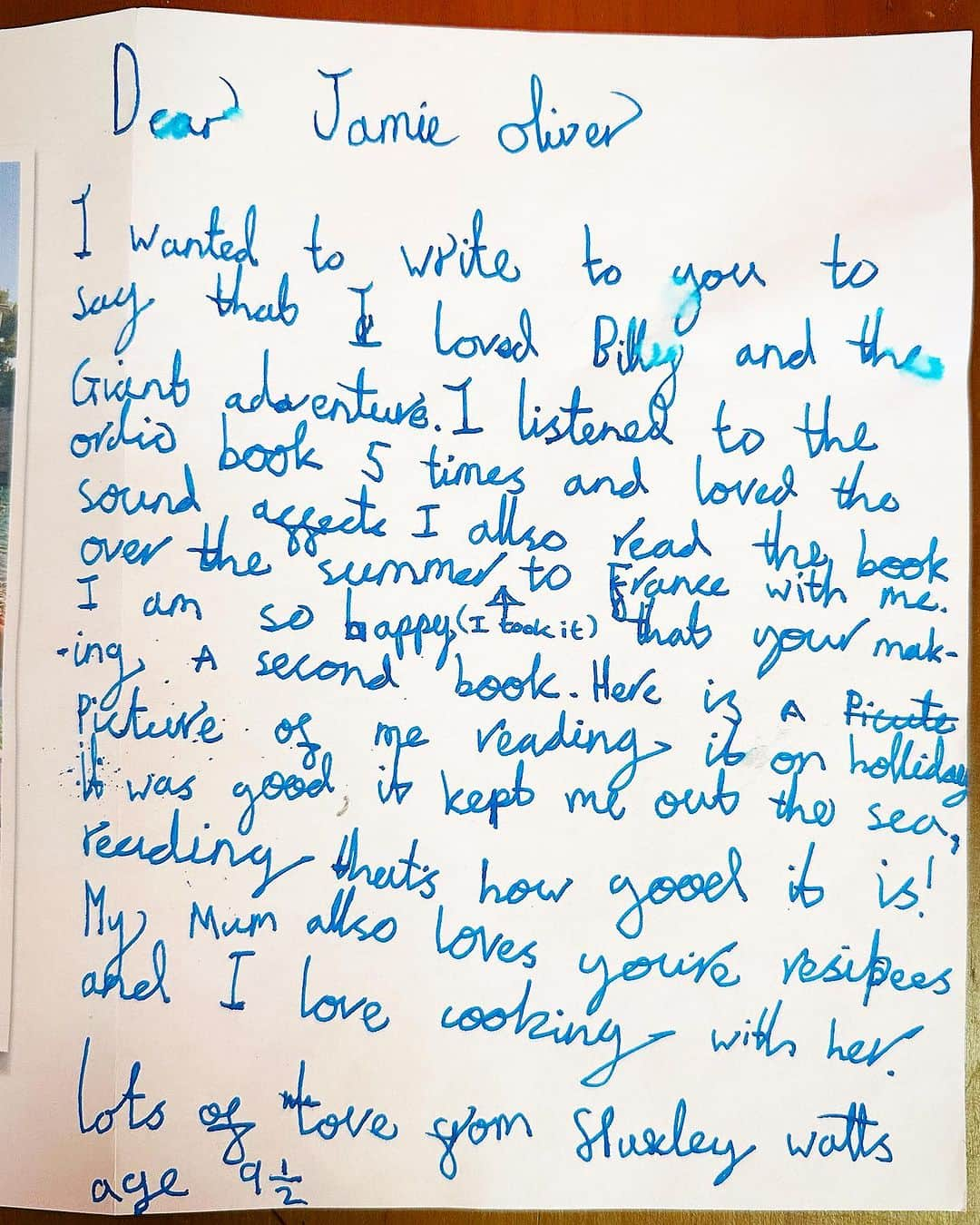 ジェイミー・オリヴァーのインスタグラム：「Love this letter …Bless you young man, your letter made me very happy that you enjoyed my children’s adventure book…..there is anprezzie in the post and something for mum….-」