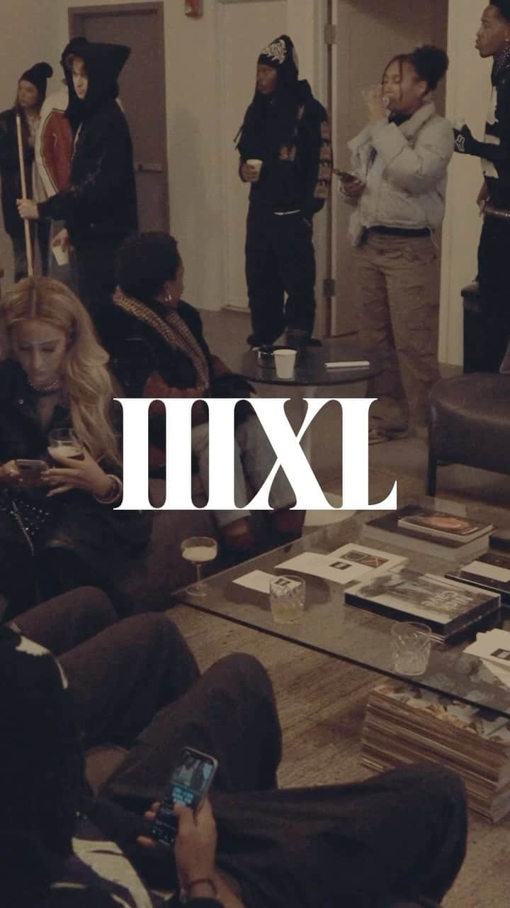 サウンドクラウドのインスタグラム：「SoundCloud and veteran music executive @Sickamore have partnered to launch IIIXL STUDIO, a Brooklyn-based creative hub devoted to signing and developing New York City artists 🗽🗽🗽  The first artist-in-residence for the venture is 20-year-old Harlem-born Liim @liimnotliim . At the IIIXL Studio opening reception Wednesday night in Brooklyn, dreams became a reality as he signed his record deal in front of family, friends, and other NYC artists.  Follow @iiixlstudio and stay tapped in for more updates from Liim and other artists. Who knows, it might be you.」