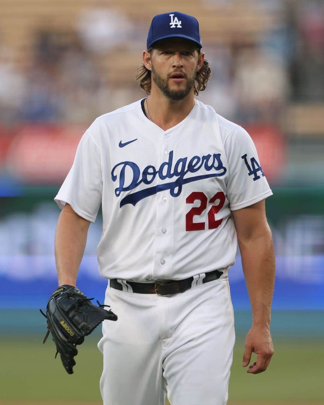 MLBさんのインスタグラム写真 - (MLBInstagram)「Clayton Kershaw announces he has had surgery on his left shoulder and is hopeful to return to pitching sometime next summer.」11月4日 3時08分 - mlb