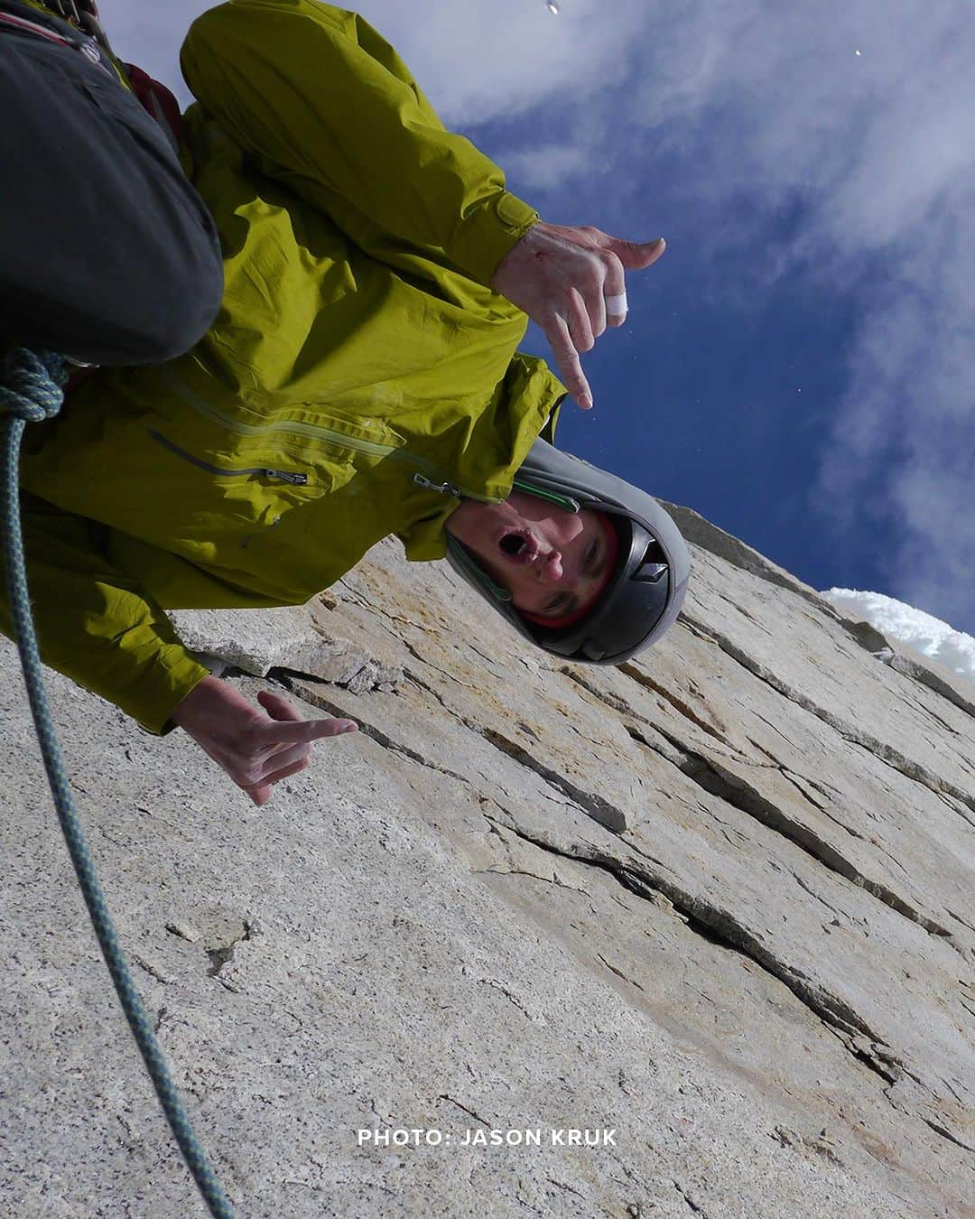 アレックス・オノルドさんのインスタグラム写真 - (アレックス・オノルドInstagram)「In the 2000’s, a new, global generation of alpinists armed with a broad toolkit of skills and advancements in weather forecasting led a climbing golden age in Patagonia. While popular, Maestri’s Compressor Route becomes the target of climbers looking to leave a lasting impression on the sport. Hear the story at the Spotify link in our bio or wherever you find your podcasts.   #climbinggold Photos by: @jason_kruk and Hayden Kennedy, with permission from the Kennedy family.  @climbinggold is created by @ducttapethenbeer in collaboration with @alexhonnold. Made with the generous support of our sponsors, @thenorthface, @live.momentous, @peakdesign, and @drsquatch.」11月4日 3時29分 - alexhonnold