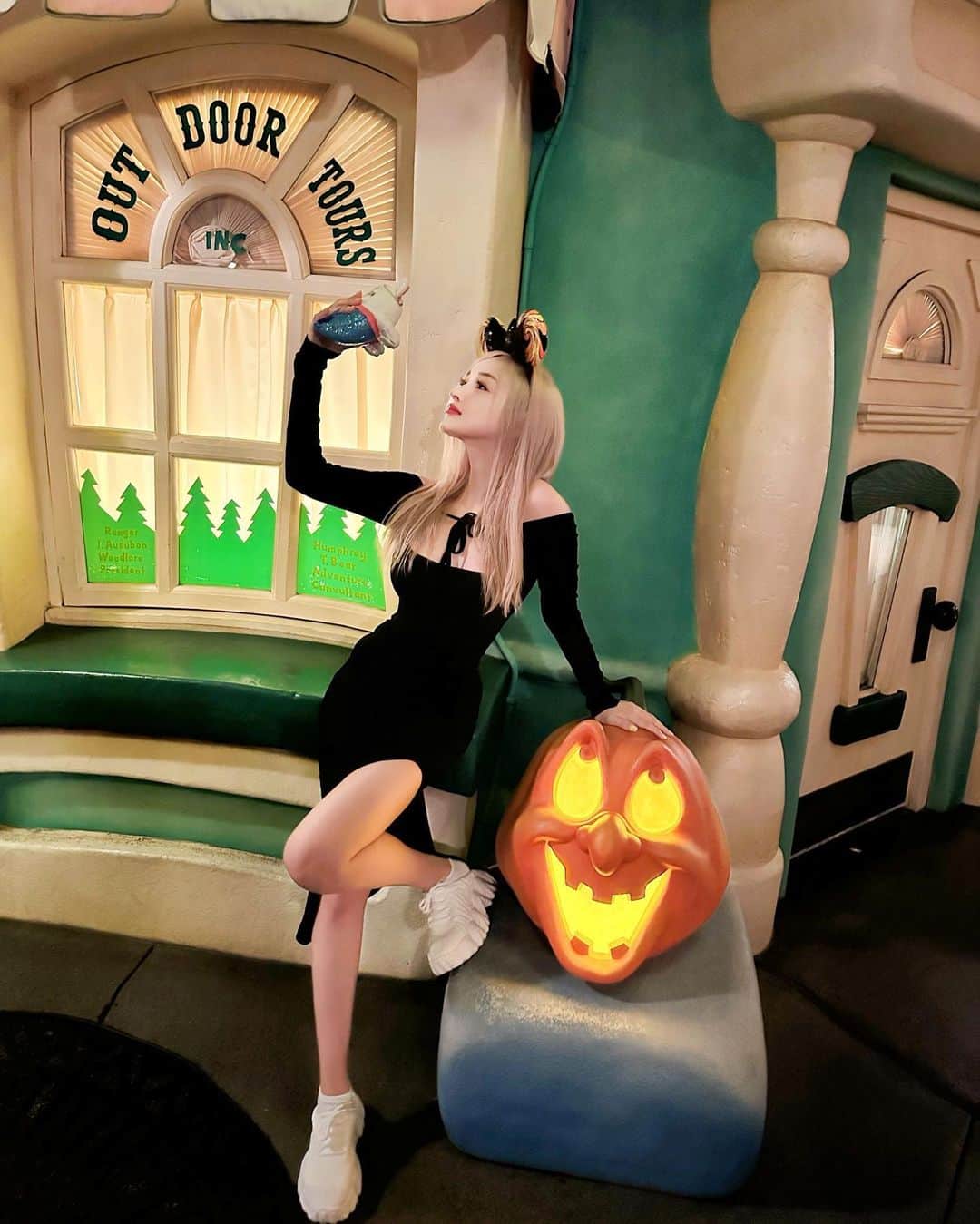 K͎A͎R͎E͎N͎のインスタグラム：「🖤🧡  #tdl #happyhalloween」