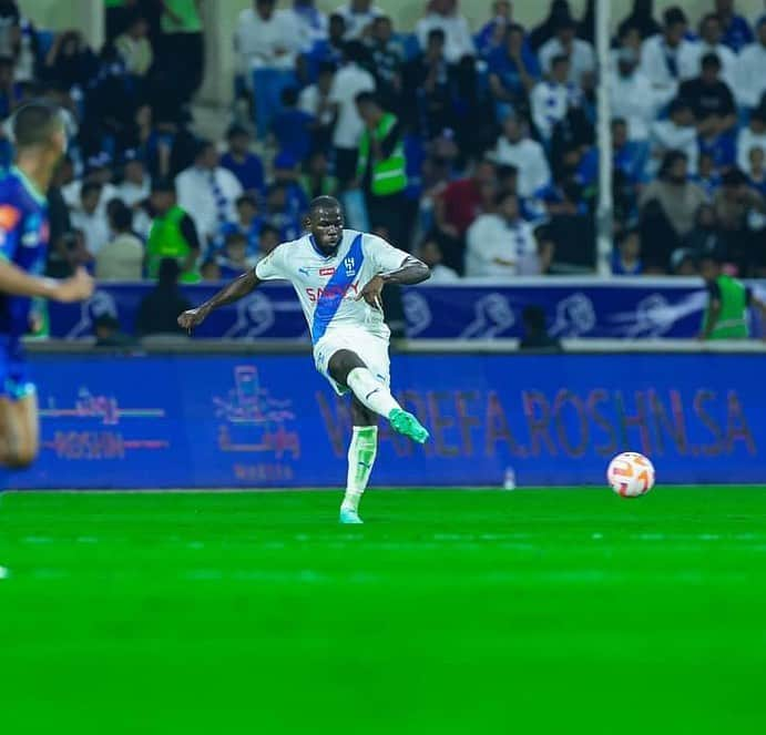 カリドゥ・クリバリのインスタグラム：「Another important win 🙌🏿 💙  🔵 #AlFateh_AlHilal 0-2 #RoshnSaudiLeague  💪🏿 #KK」