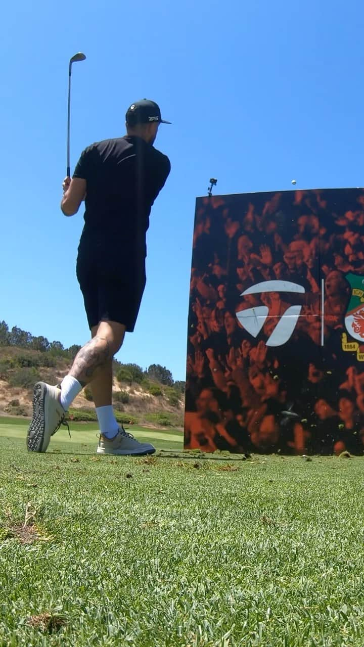 テーラーメイド ゴルフのインスタグラム：「It’s flop o’clock! @wrexham_afc took a break during their visit to The Kingdom to test themselves against the Flop Wall. Hit the link in bio to watch the full video and see which player came out on top. #TeamTaylorMade」