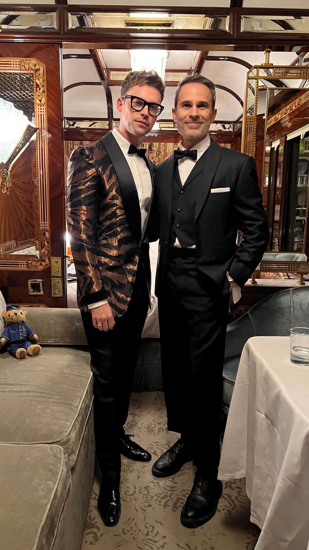 ブラッド・ゴレスキーのインスタグラム：「Gary and I have been talking about going on the @vsoetrain for so many years now! What an amazing experience it was! Thank you @belmond for having us host this years “Travel with Pride” which benefitted the incredible charity @notaphaseorg 🚂❤️」