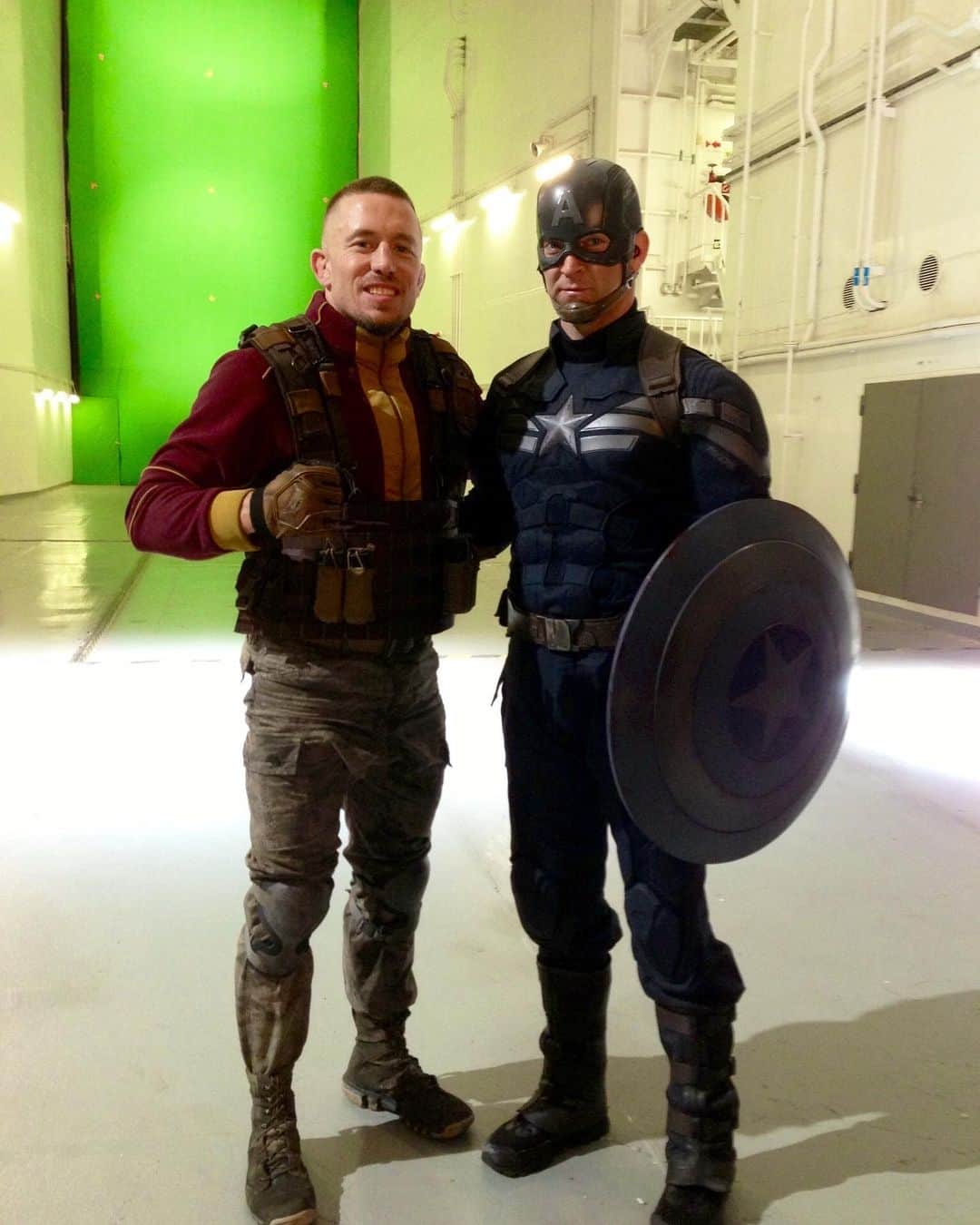 ジョルジュ・サンピエールさんのインスタグラム写真 - (ジョルジュ・サンピエールInstagram)「Throwback to when team Batroc The Leaper was fighting Captain America.  Great souvenirs!  #disney #marvel」11月4日 4時01分 - georgesstpierre