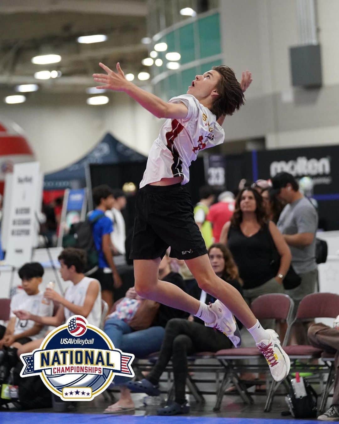 のインスタグラム：「Qualifier season is underway! 🙌  Good luck to everyone competing this weekend in the Far Western No Dinx National Qualifier, Gulf Coast Fall Beach National Qualifier, GCVA BRQ, and the Florida SSOVA Regional Qualifier.」