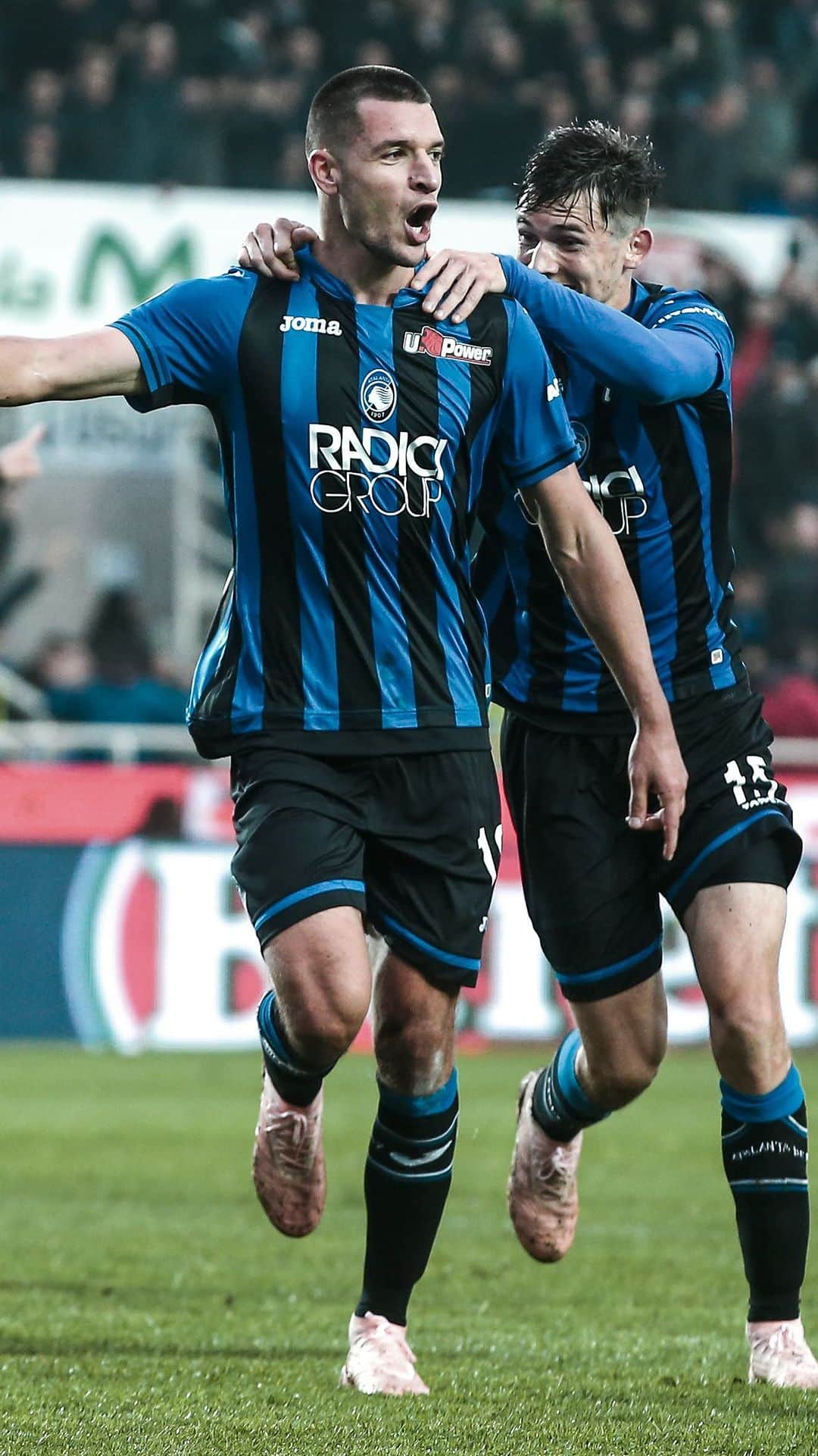 のインスタグラム：「Immagina segnare il tuo primo gol in Serie A in un 4-1 contro l’Inter ⛰️  Imagine scoring your first #SerieA goal in a 4-1 win over Inter ⛰️  🔜 #AtalantaInter #GoAtalantaGo ⚫️🔵」