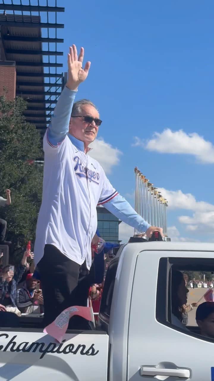 テキサス・レンジャーズのインスタグラム：「Thank you, Boch! 🏆」