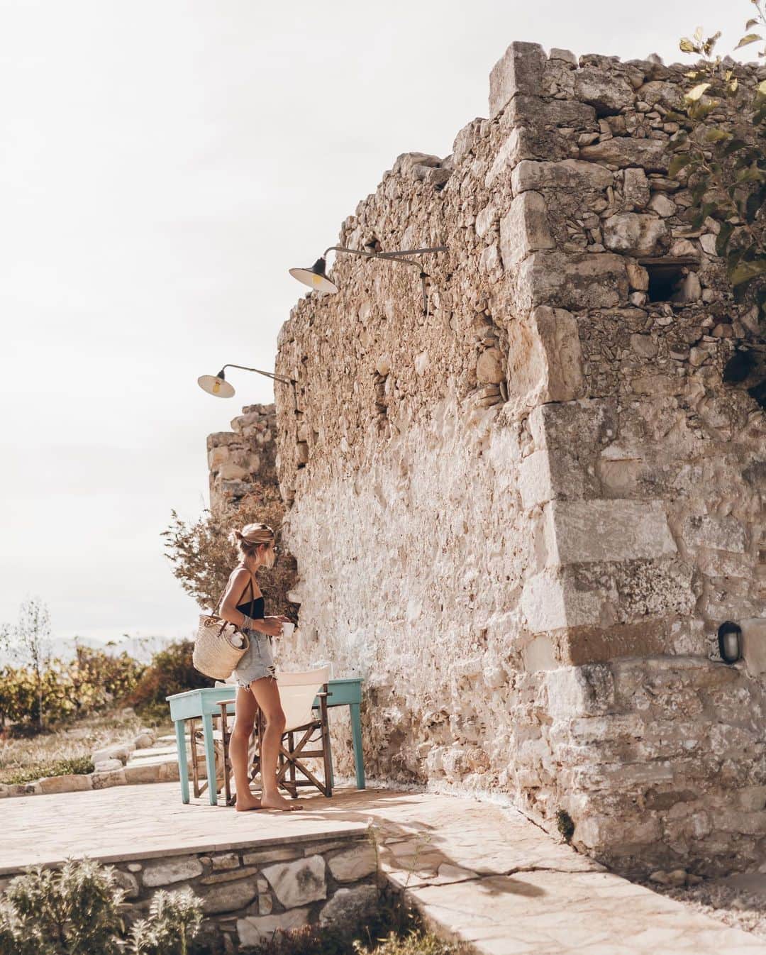 ジャクリーン・ミクタさんのインスタグラム写真 - (ジャクリーン・ミクタInstagram)「Sunsets and chill ♥ Snaps from our little Cretan getaway!」11月4日 4時36分 - mikutas