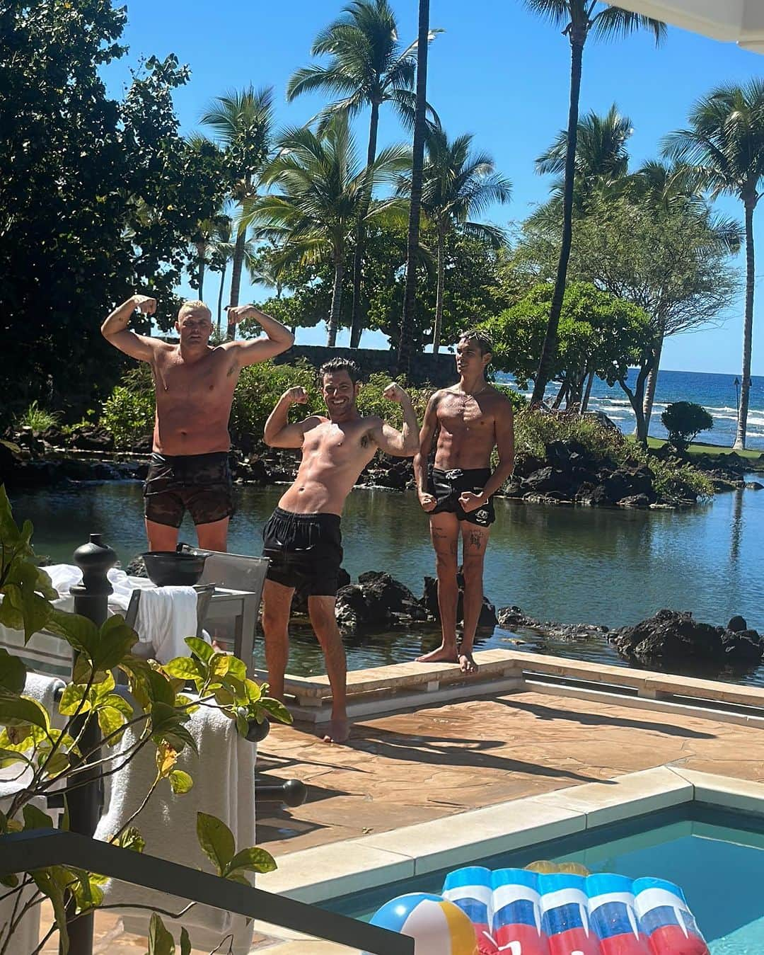 ケリア・モニーツさんのインスタグラム写真 - (ケリア・モニーツInstagram)「The Residences at @maunalaniauberge is the way to vacay in Hawai’i 🌋🤍 Family, Friends, Good food, nothing better」11月4日 4時36分 - keliamoniz