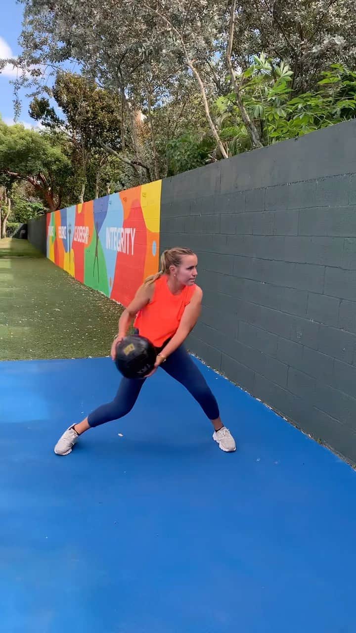 ソフィア・ケニンのインスタグラム：「✅ First 2 Weeks of Pre-Season」