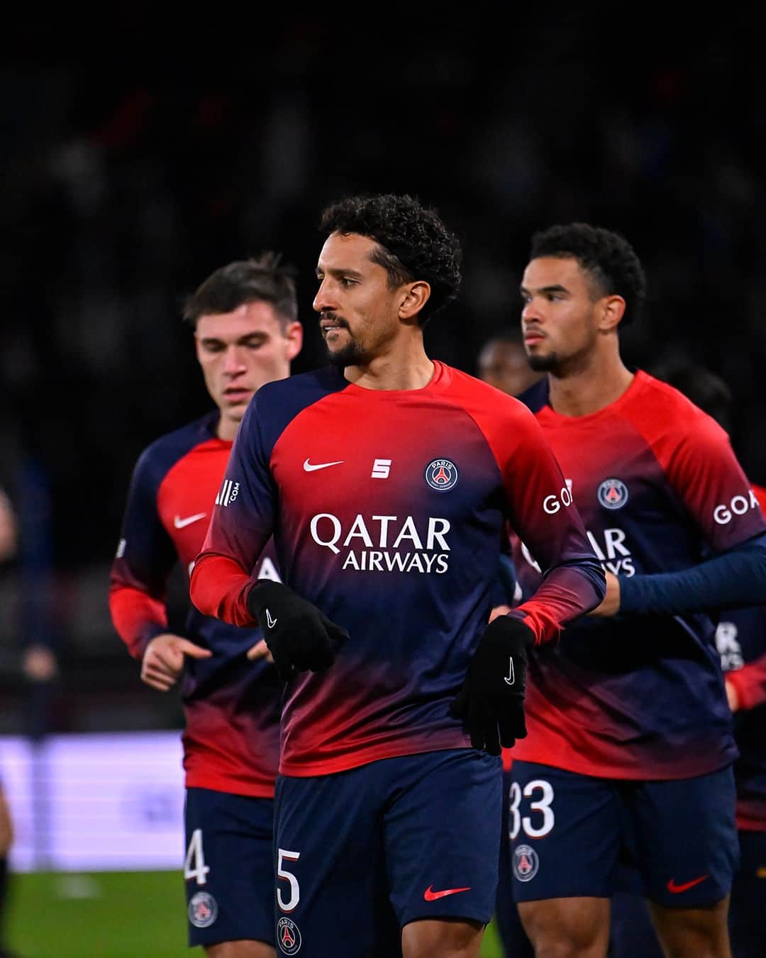 のインスタグラム：「🔛 The warm-up is underway at the Parc des Princes! 🔛 L’échauffement est en cours au Parc des Princes !   #PSGMHSC | @visitqatar」
