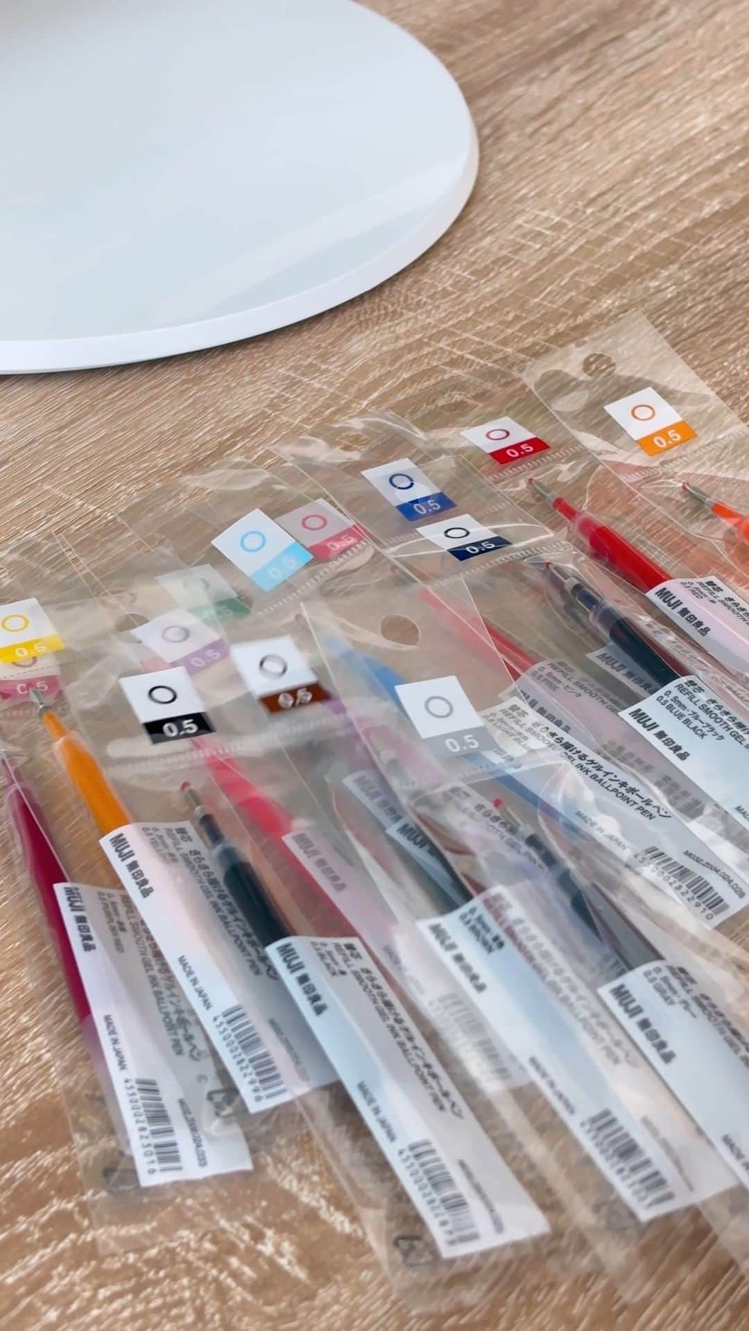 MUJI USAのインスタグラム：「MUJI Things That Altered our Brain Chemistry: Pen Refills  Shop MUJI Stationery in stores and online now.  #MUJI #MUJIUSA」