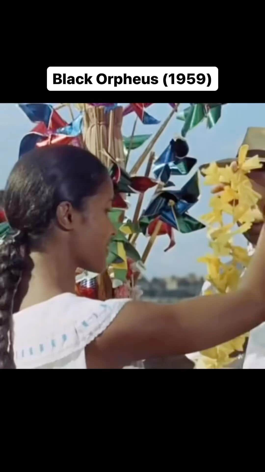 タマラ・ジョーンズのインスタグラム：「One of my most favorite movies of all time!!! #BlackOrpheus #AfroBrazilian #Samba #Carnival #LoveStory 😍🥰🙌🏽 #BestForeignpicture」