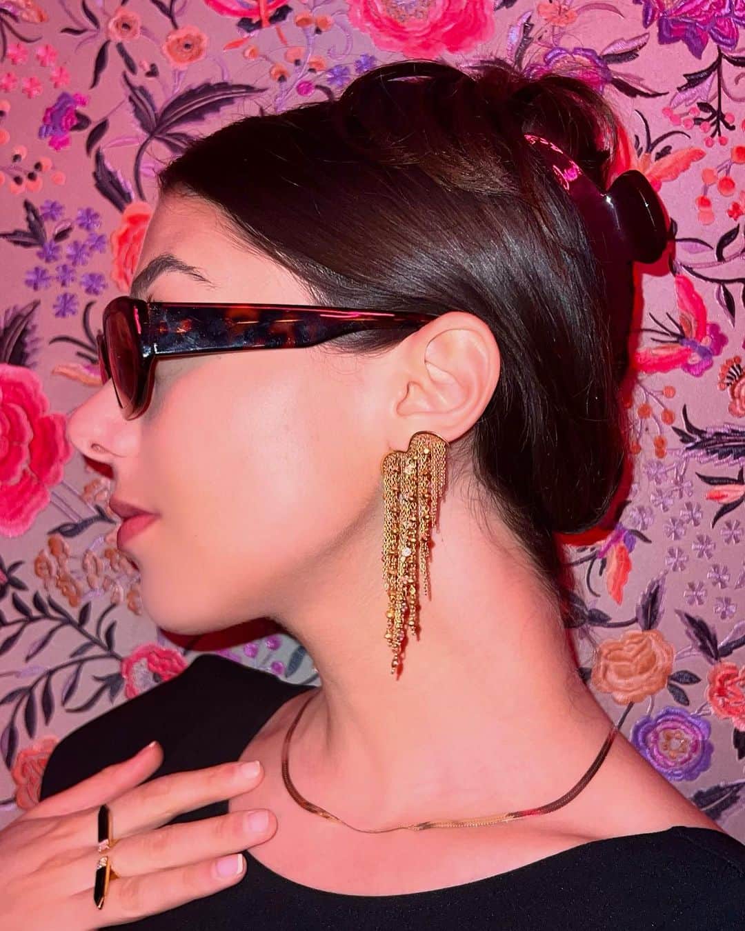 キーラ・コサリンのインスタグラム：「🌷🦢🌷」
