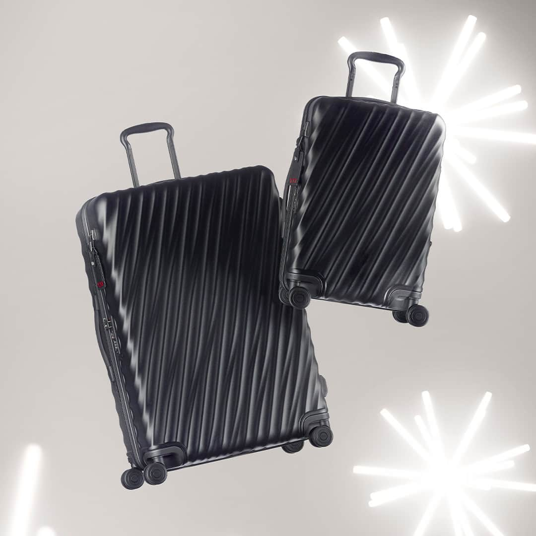 トゥミのインスタグラム：「Shine a light on what matters most with 19 Degree, built to last with a lightweight recycled-polycarbonate shell and a lining derived from recycled water bottles. One percent of purchases made from this collection will be donated to will be donated to certified nonprofits.  #TUMI19D」