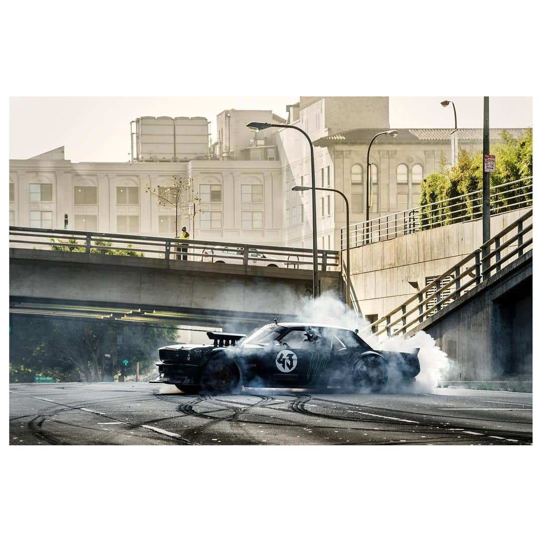 ケン・ブロックさんのインスタグラム写真 - (ケン・ブロックInstagram)「Never before seen photos of @kblock43 whipping the #HOONICORN around #LA during the filming of #gymkhana7.  I had all the “bangers” as Ken referred to them as archived like the Randy’s Donut photo, but I hadn’t looked back through all the photographs since we shot everything in 2014. There were so many amazing moments during our 5 long days of filming. I especially like the way Ken is leaning in the second photo trying to get the car back on all four wheels.  #KB43VER. ❤️」11月4日 6時50分 - kblock43