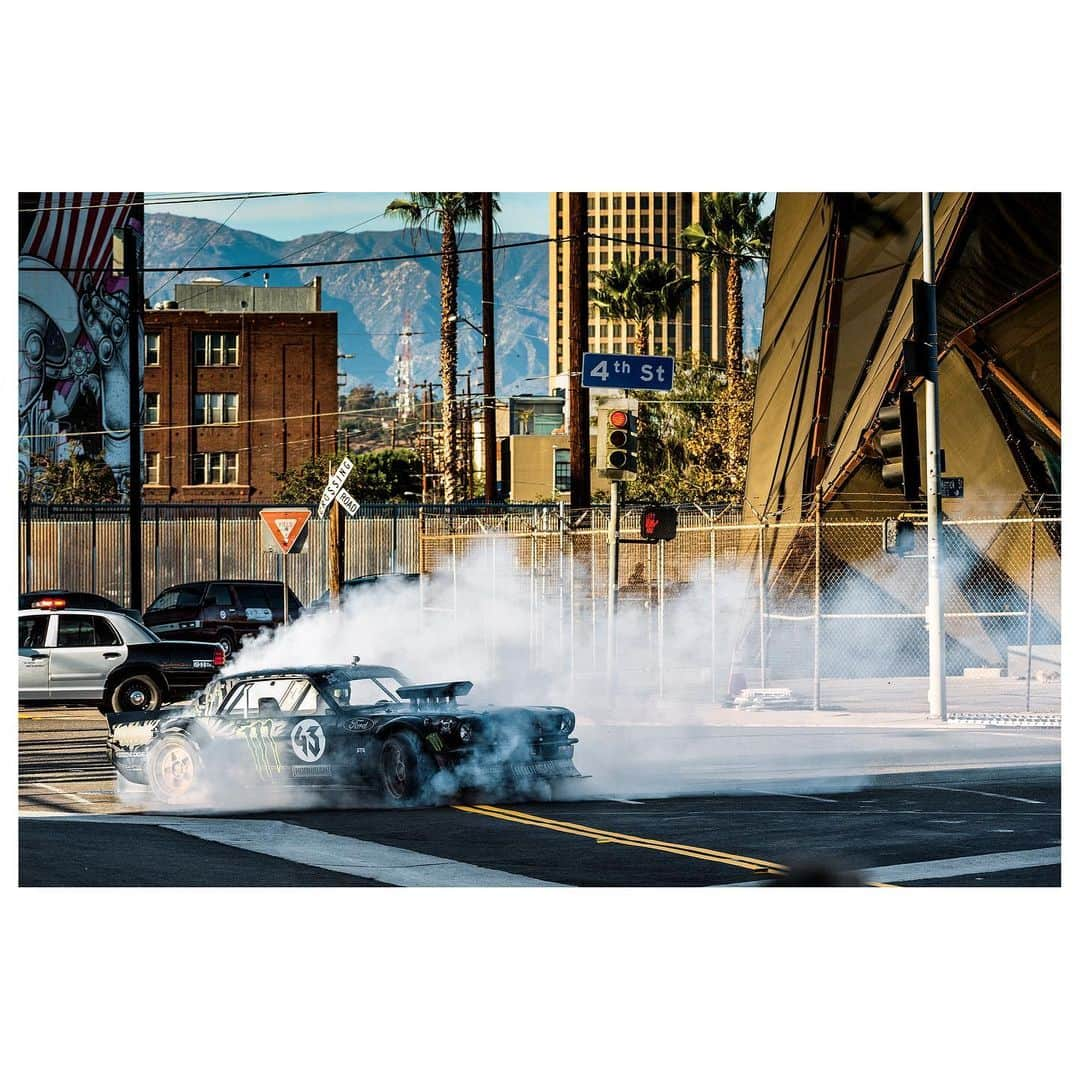 ケン・ブロックさんのインスタグラム写真 - (ケン・ブロックInstagram)「Never before seen photos of @kblock43 whipping the #HOONICORN around #LA during the filming of #gymkhana7.  I had all the “bangers” as Ken referred to them as archived like the Randy’s Donut photo, but I hadn’t looked back through all the photographs since we shot everything in 2014. There were so many amazing moments during our 5 long days of filming. I especially like the way Ken is leaning in the second photo trying to get the car back on all four wheels.  #KB43VER. ❤️」11月4日 6時50分 - kblock43